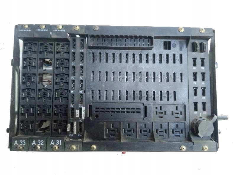 SKRZYNKA BEZPIECZNIKÓW 0015433115 Mercedes- ECONIC