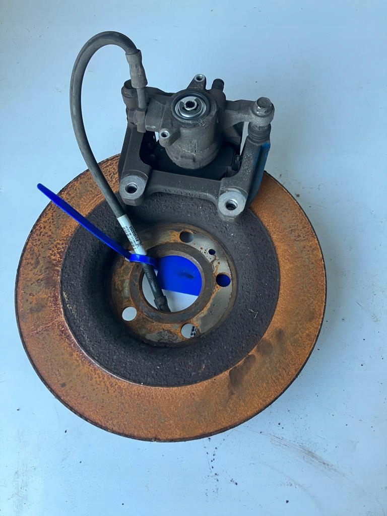 caliper brake left rear part XC40 2.0 D4 31471179