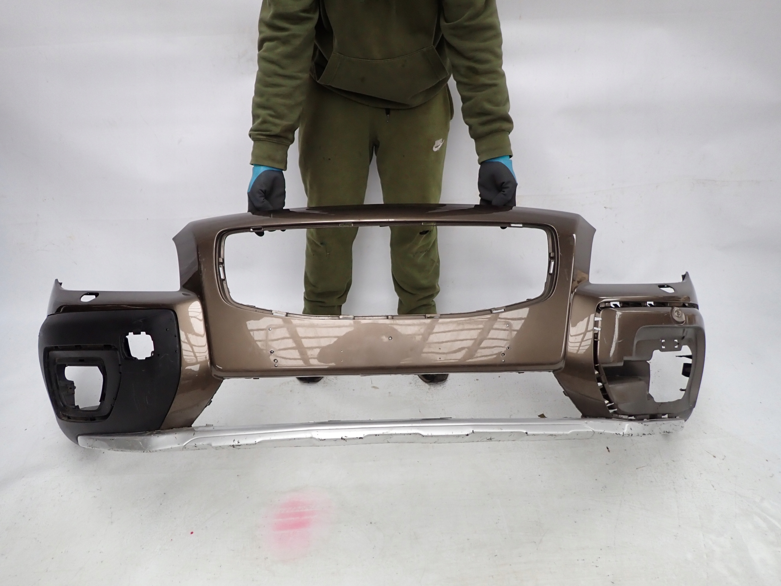 VOLVO XC70 II LIFT 07- bumper front front washers 30678678
