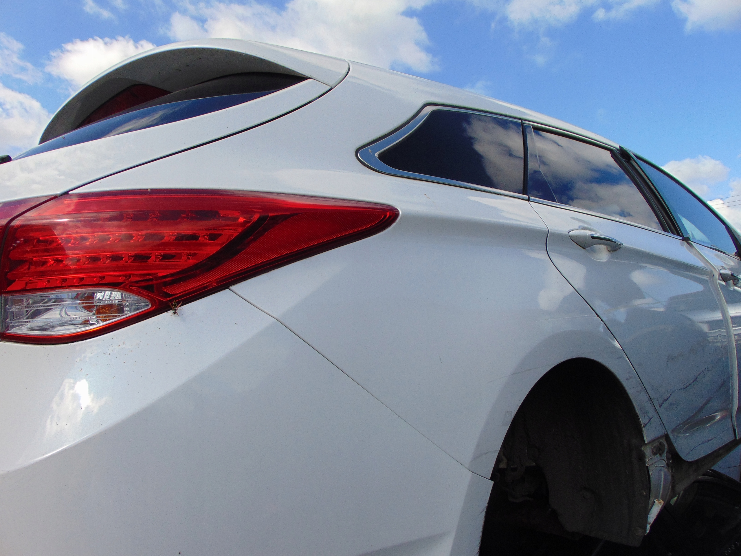 КРИЛО ЧЕТВЕРТИНА ПРАВА ЗАД. HYUNDAI I40 РЕСТАЙЛІНГ УНІВЕРСАЛ