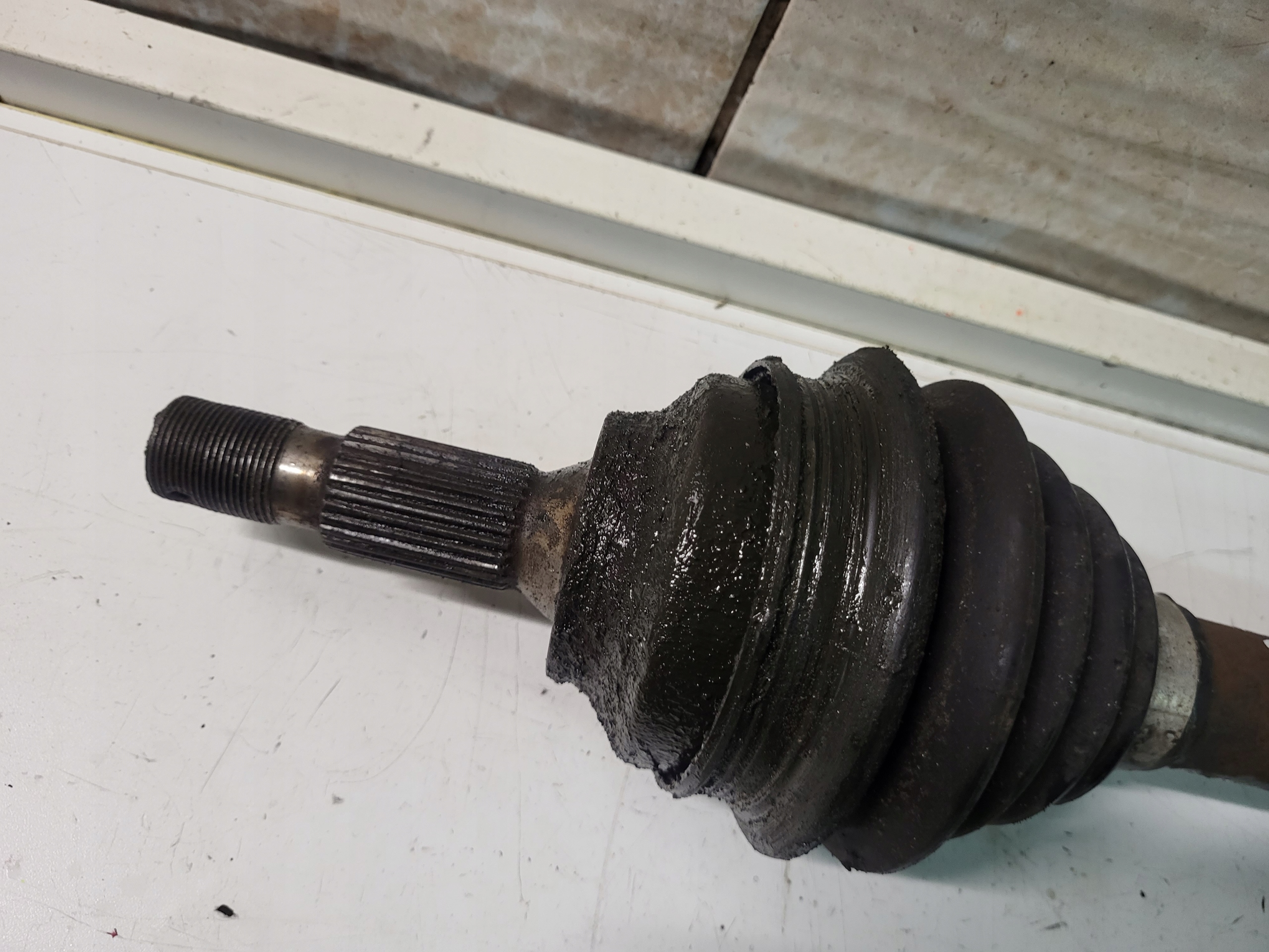 semi-axis left short. PEUGEOT 407 1.6 HDI MANUAL