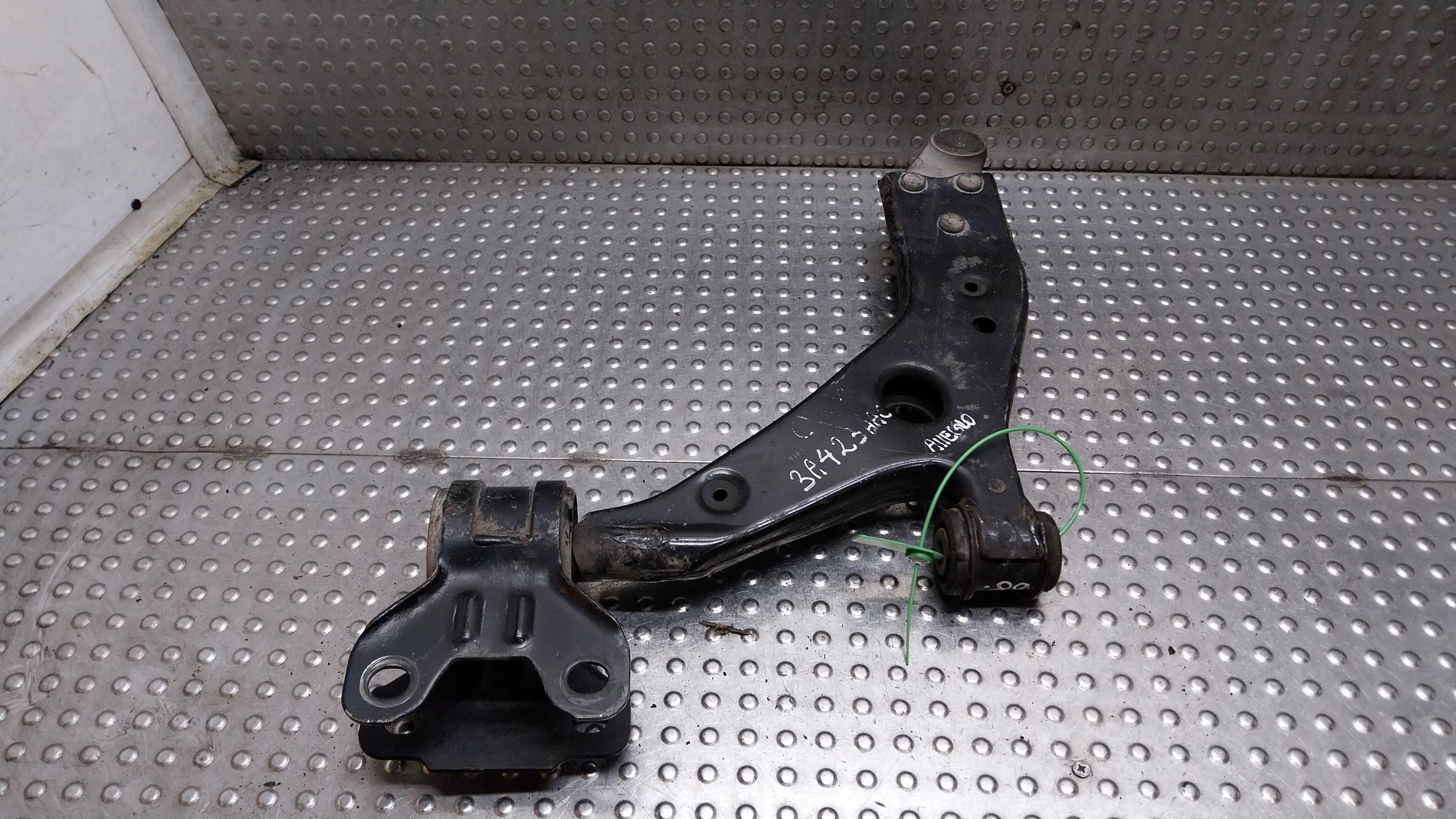 arm right front CV61-3C339-AAA FORD KUGA MK2 LIFT