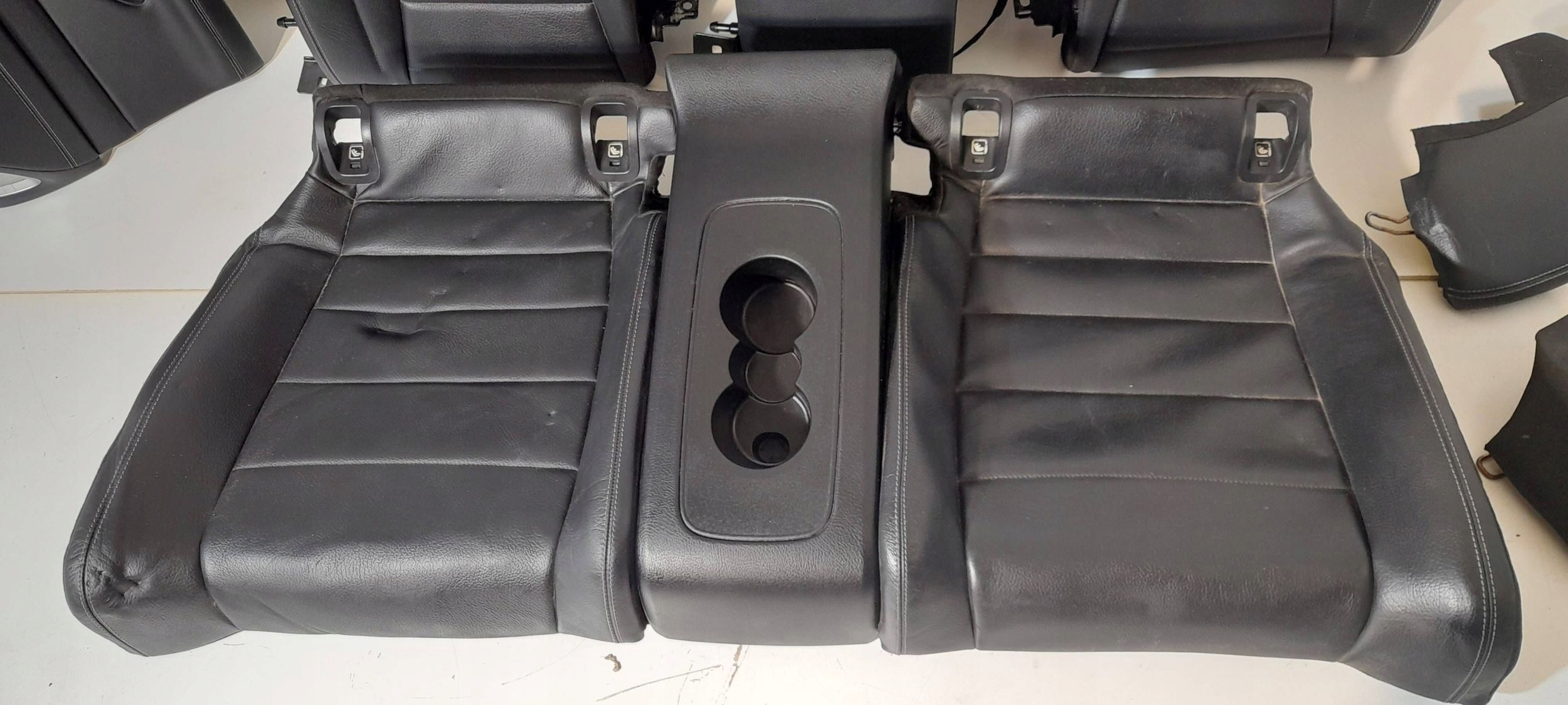 Mercedes-Benz E W213 Coupe Sitz hinten A2389204400 (MR2)