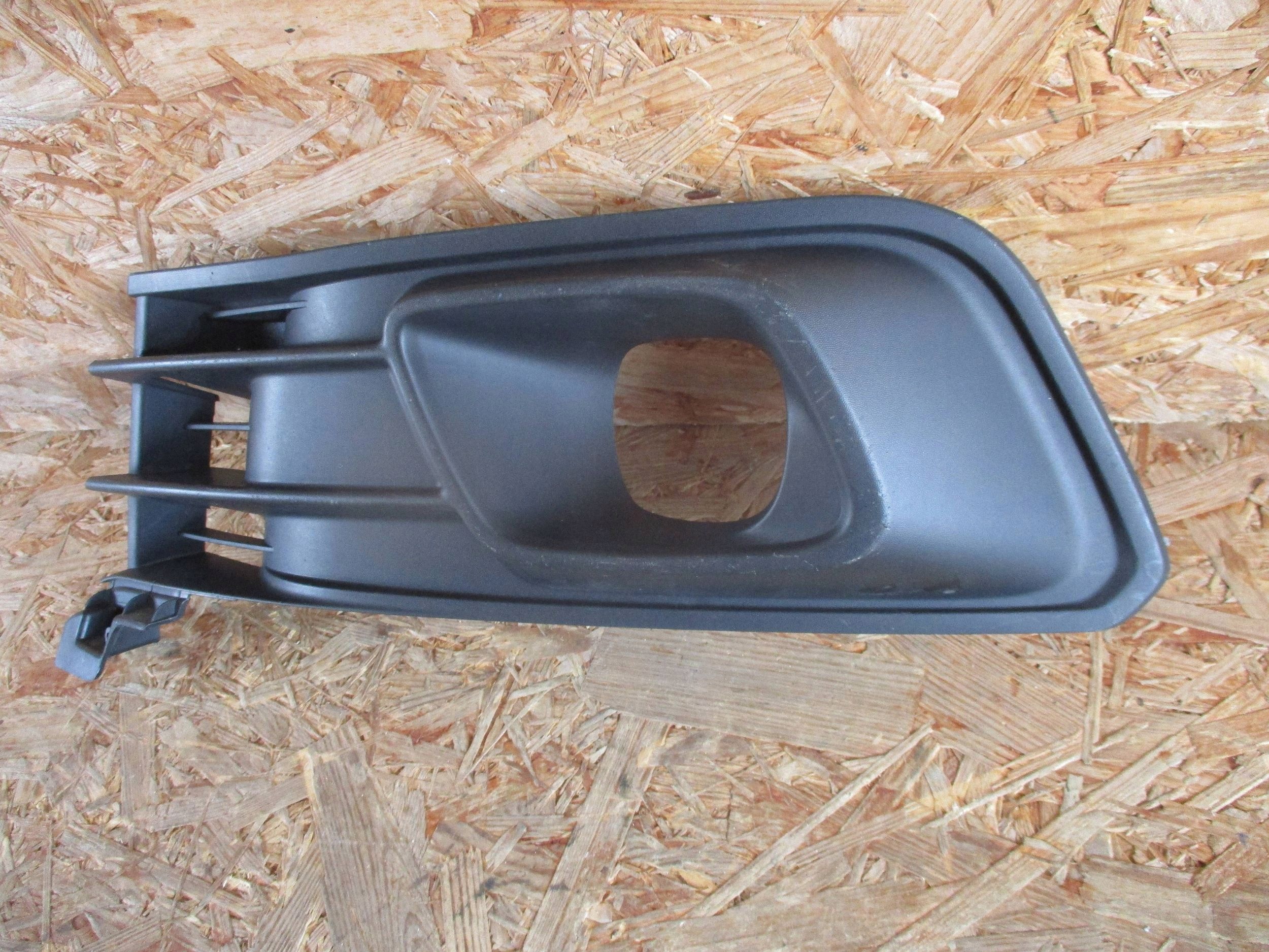mřížka levá nárazníku předního RENAULT CAPTUR a LIFT