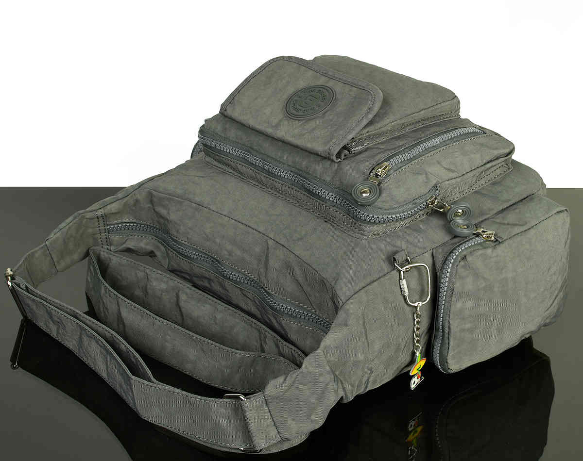 TOREBKA DAMSKA SPORTOWA Listonoszka torba na ramię Wysokość 23 cm