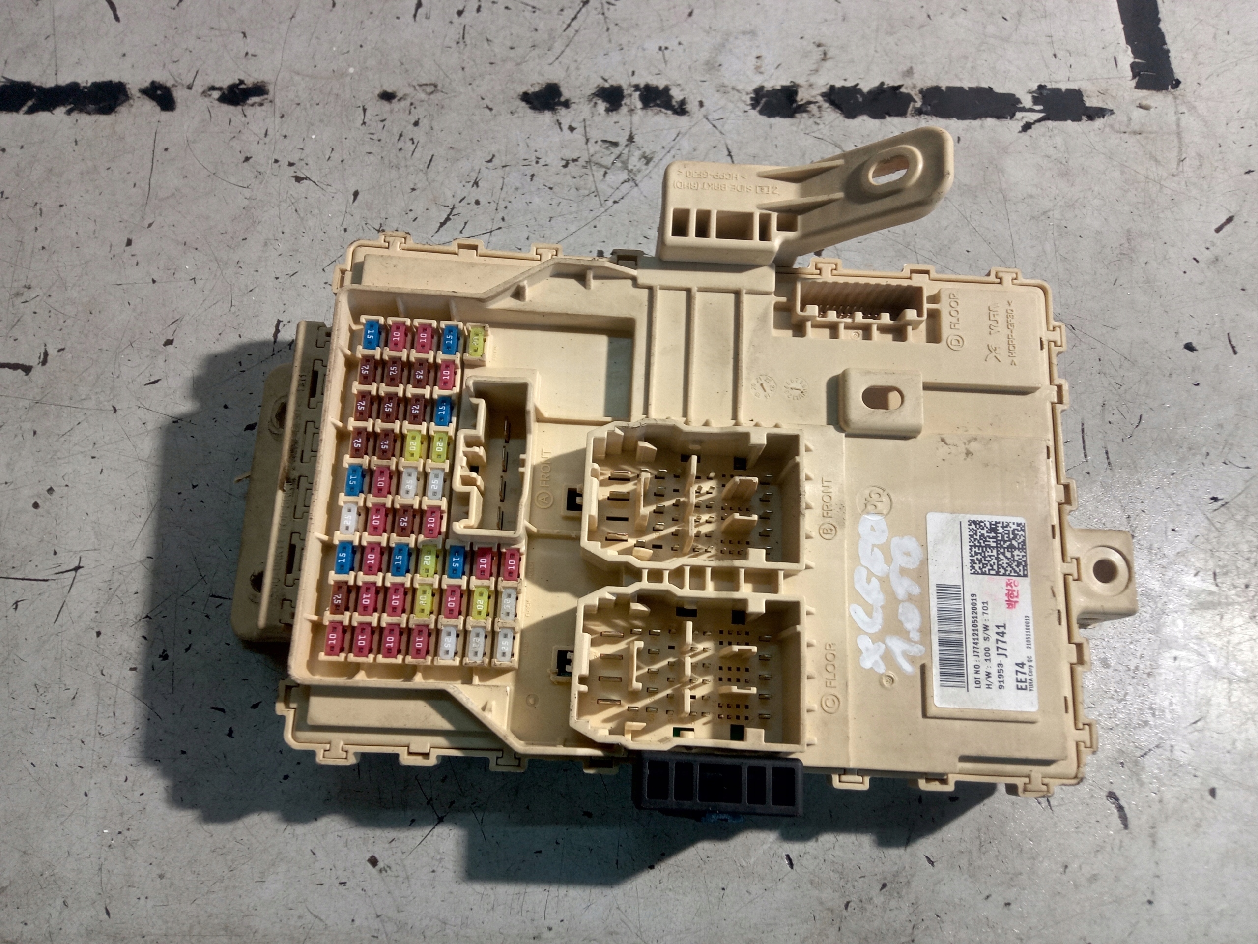 KIA XCEED MODUŁ SKRZYNKA BEZPIECZNIKÓW