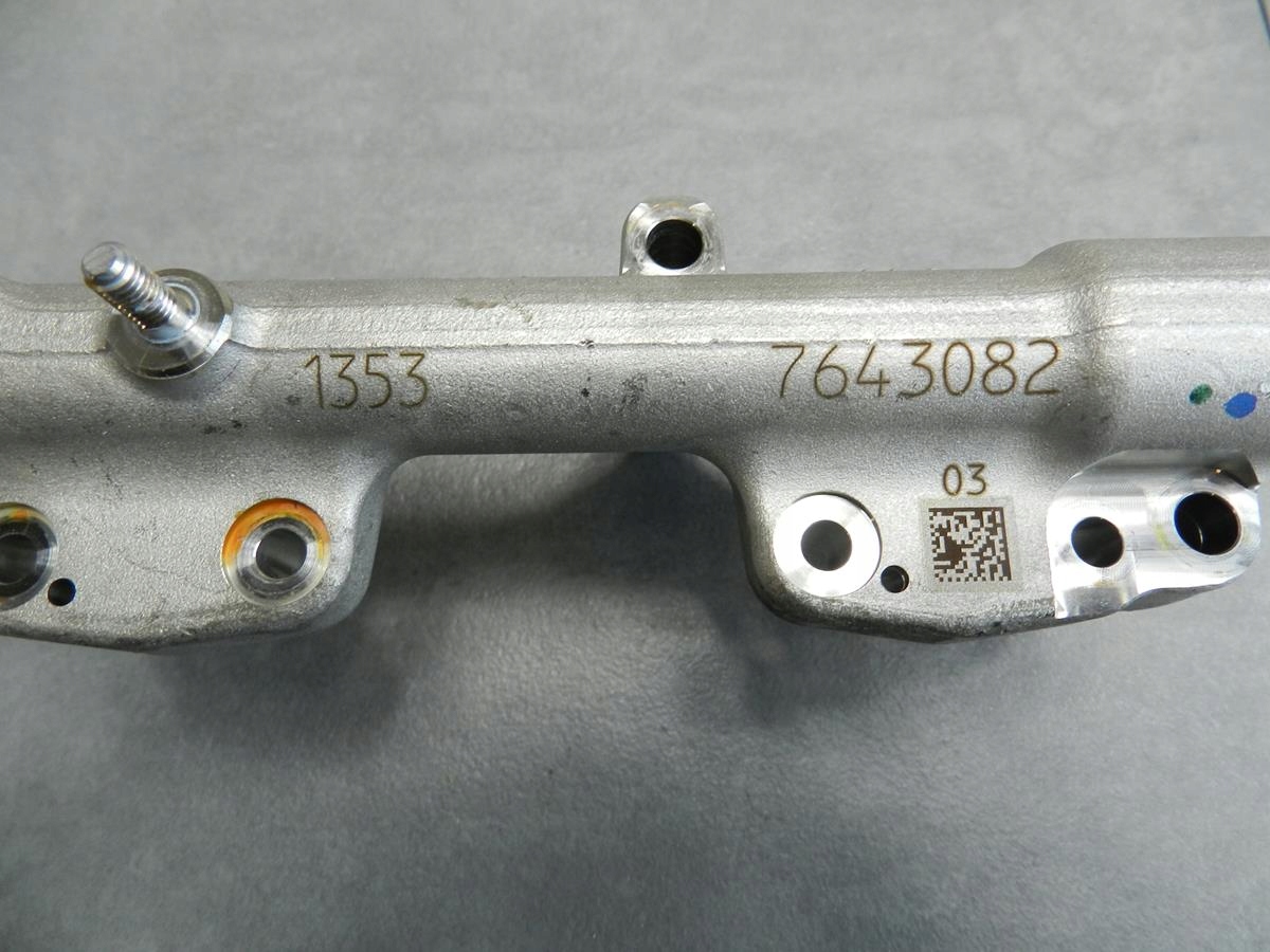 BMW 2 F22 M240i Rampe injection 7643082