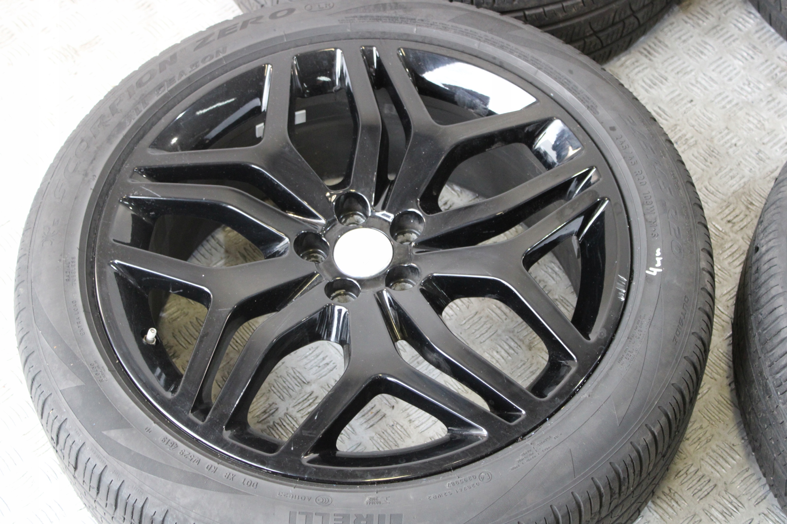 wheels discs disc 245/45 R20 LAND ROVER EVOQUE L538 GJ32-1007-CA