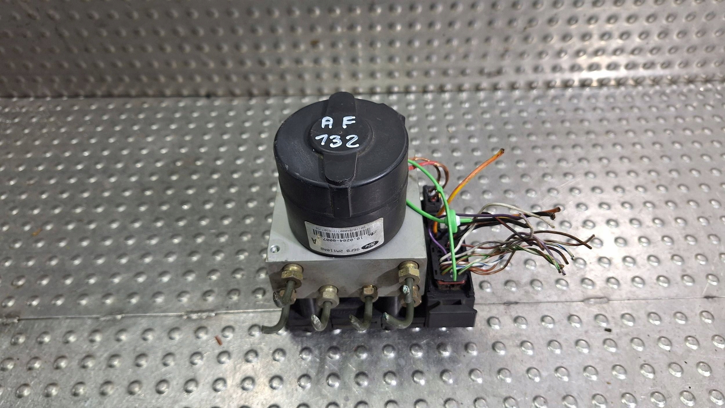 pump control unit ABS 96FB-2M110-AB 96FB-2C013-AA FORD ESCORT MK7