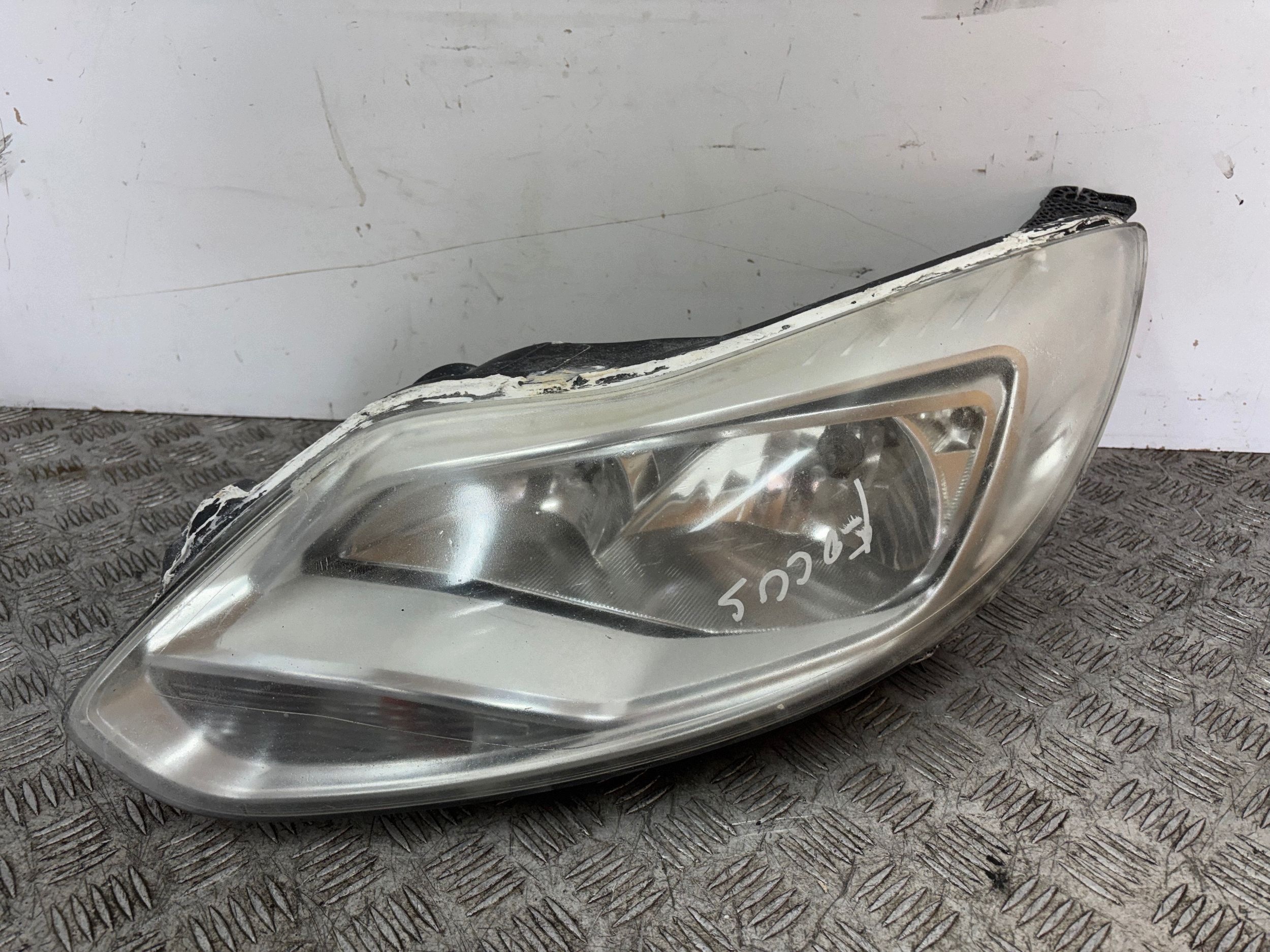 REFLEKTOR light left FORD FOCUS III MK3 10