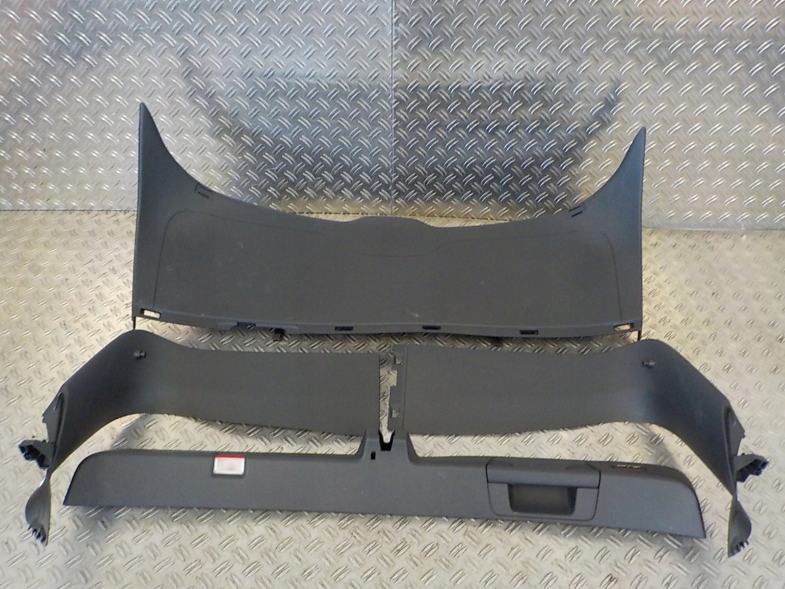 MERCEDES GLA W156 TAPICERKA KLAPY TYŁ TYLNA