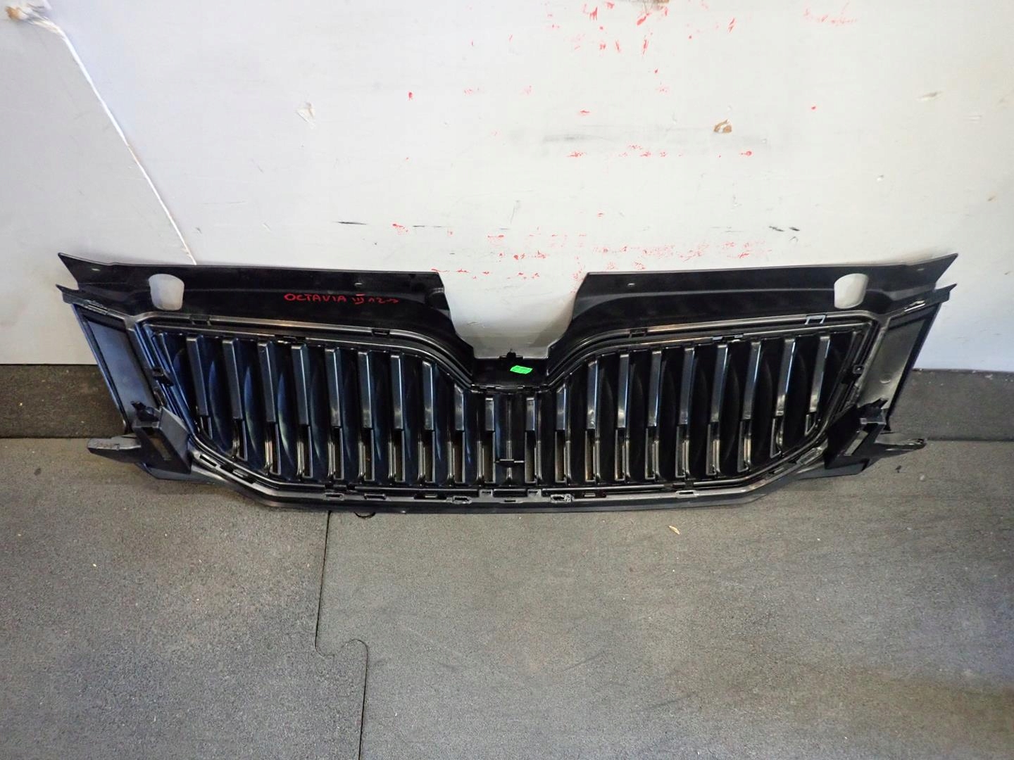 GRILL SKODA OCTAVIA III 2012- 5E0853653