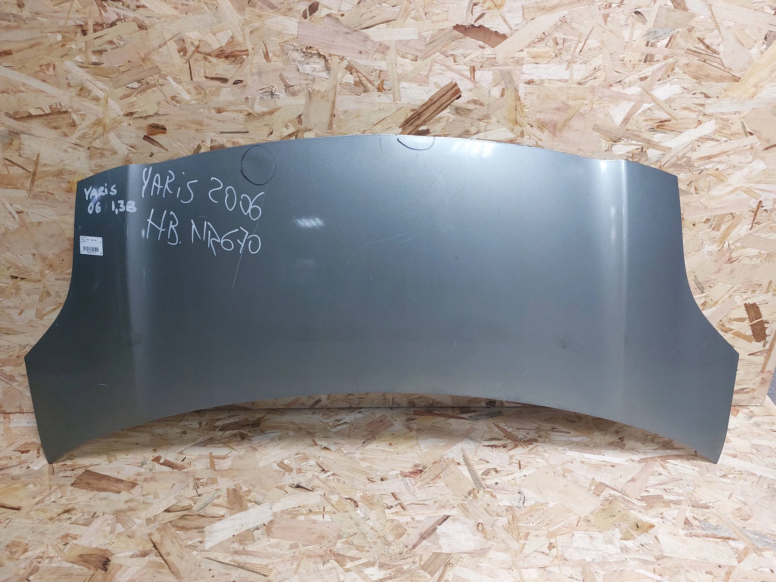 bonnet front Toyota Yaris II 06-11
