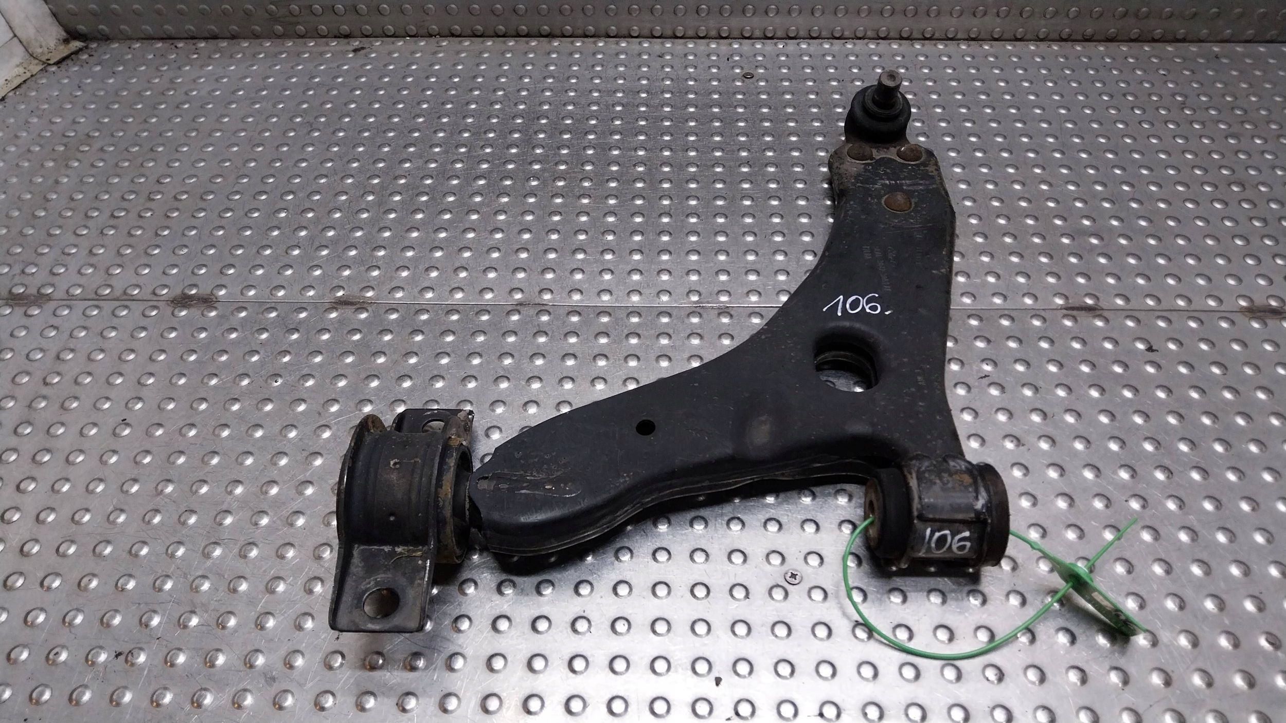 arm left front 98AG-3051-AK FORD FOCUS MK1
