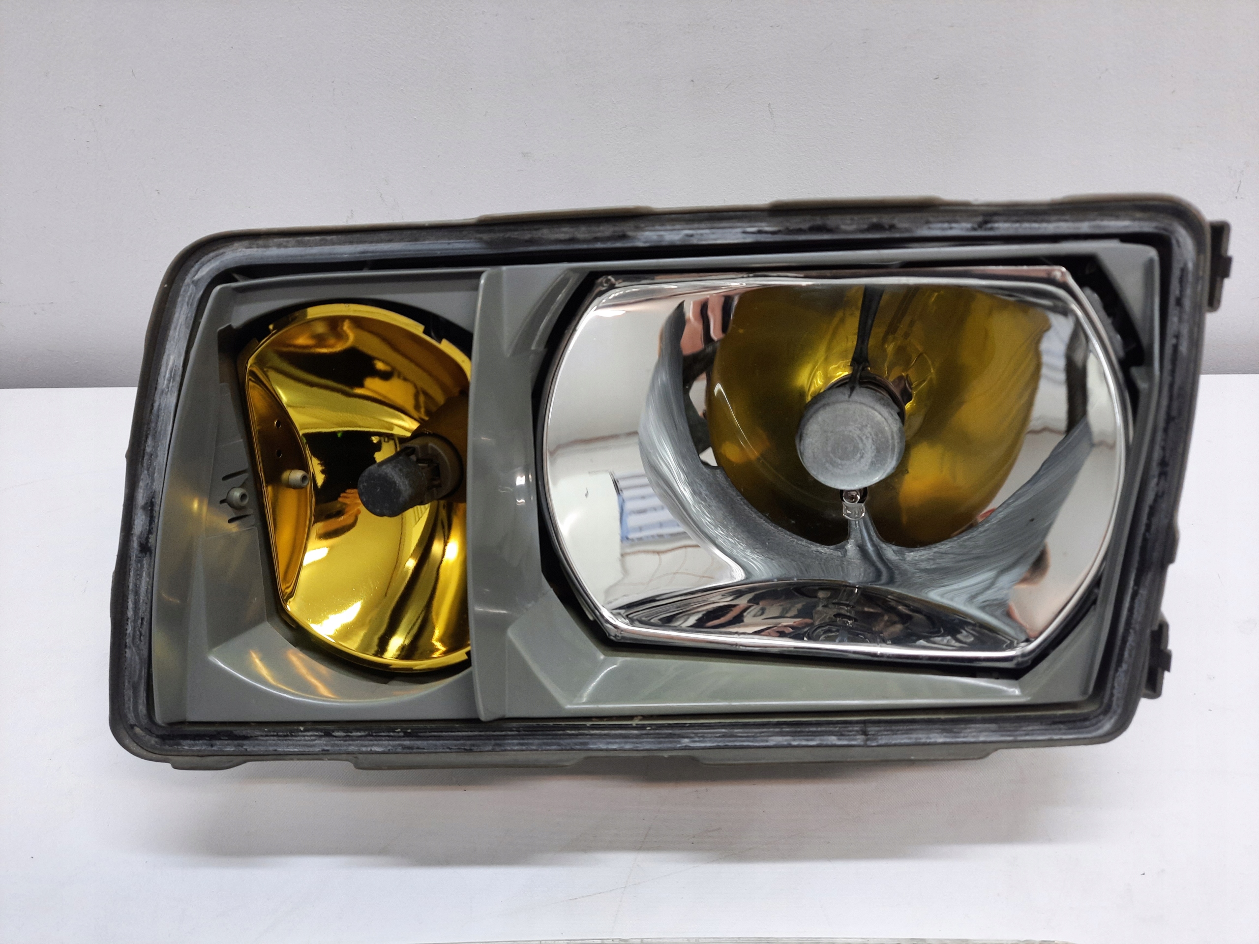 MERCEDES S-KLASA 2 II W126 79- light REFLEKTOR left front original EUROPA