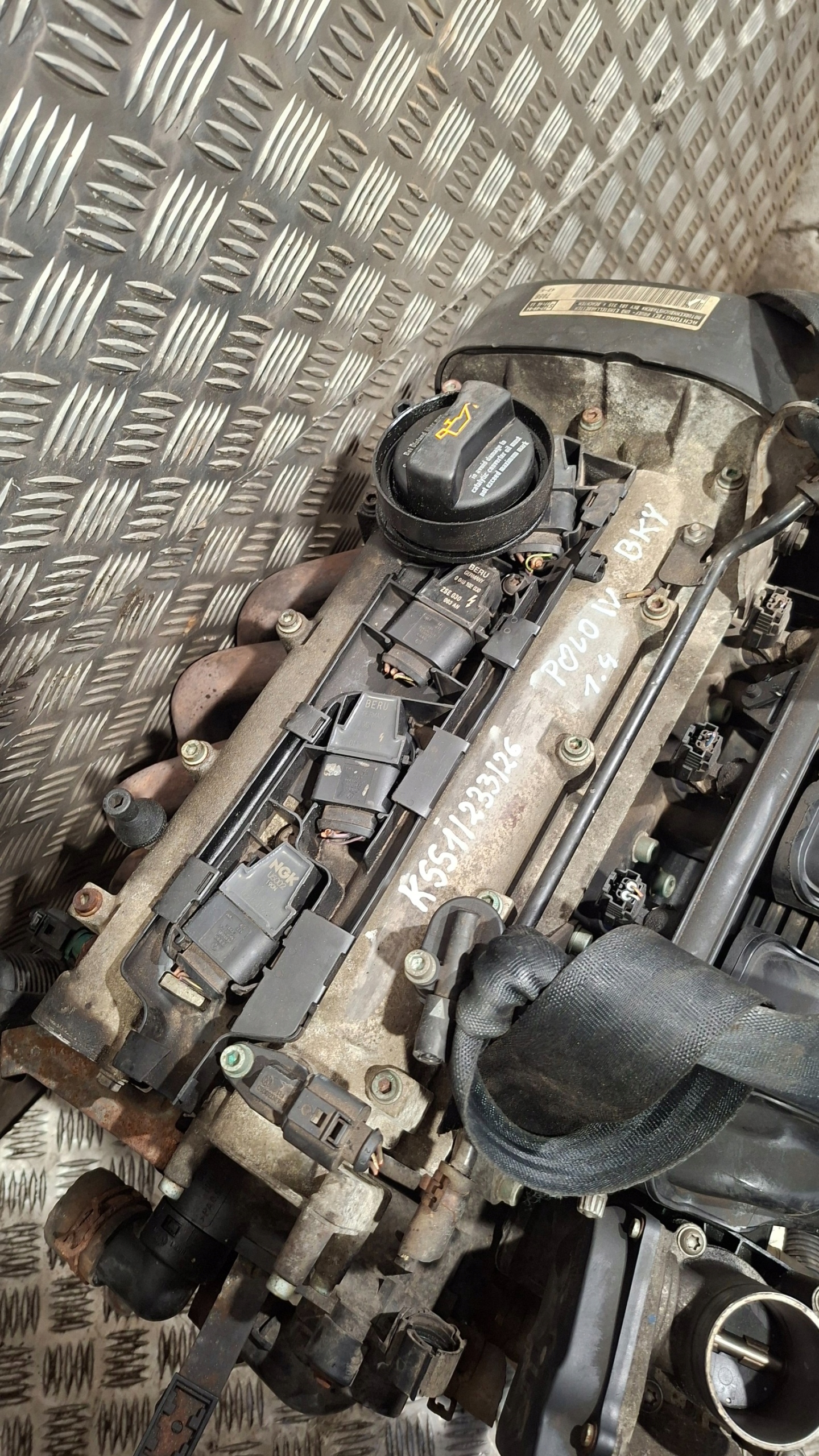 engine unprotected pillar VW POLO IV 1.4 BKY