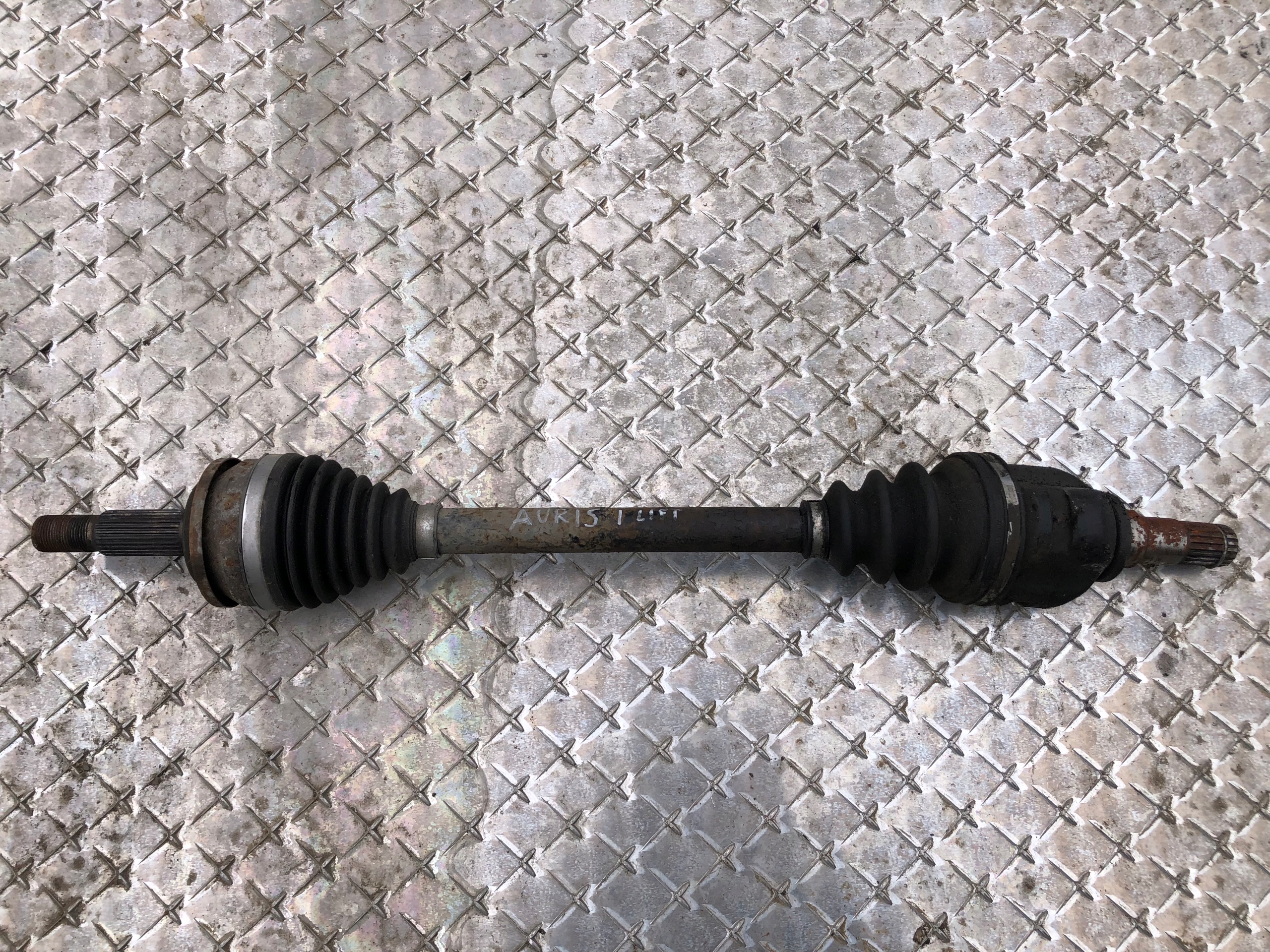 semi-axis left TOYOTA AURIS and LIFT
