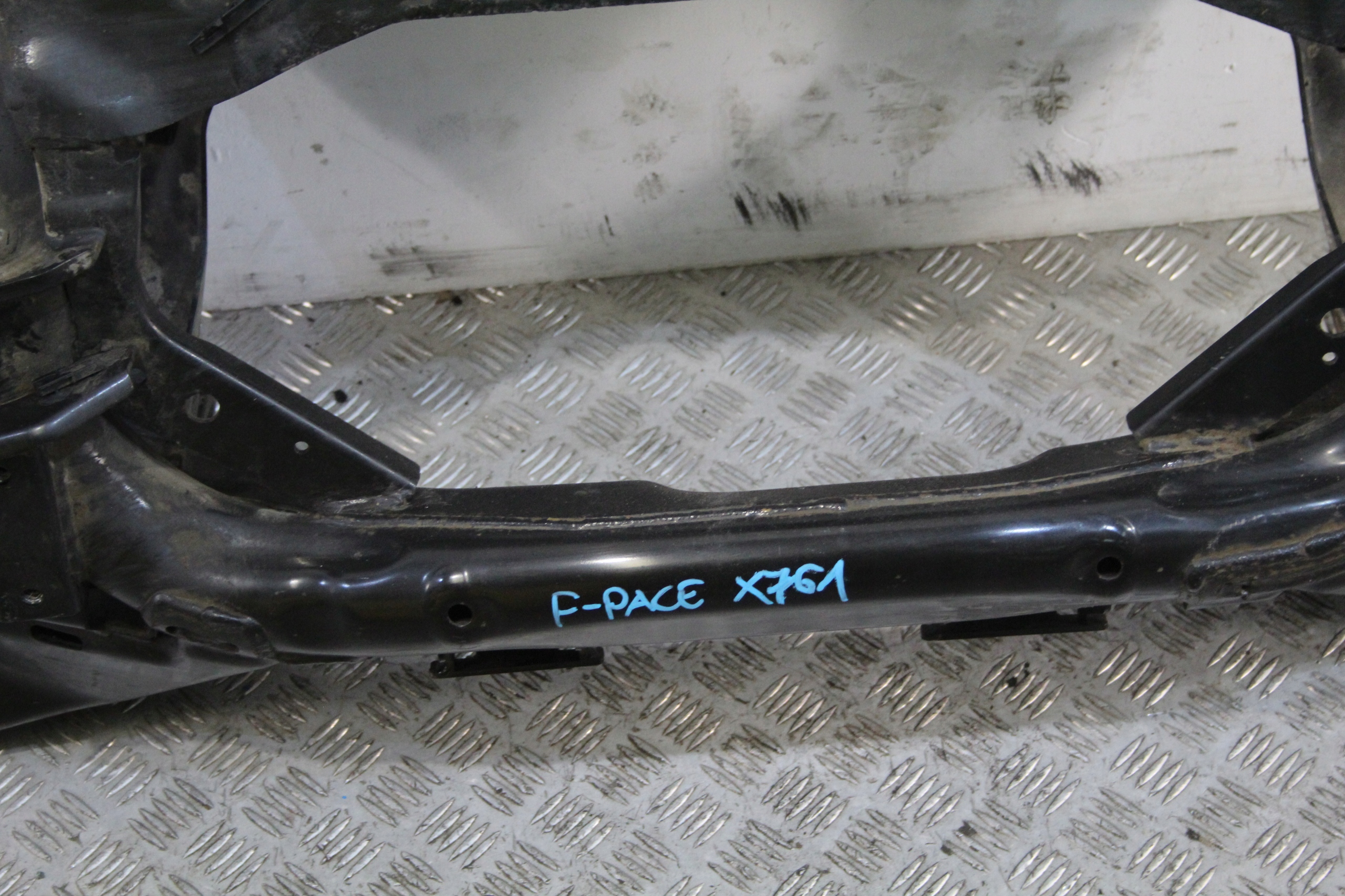 axle beam subframe axle beam rear part JAGUAR F-PACE X761