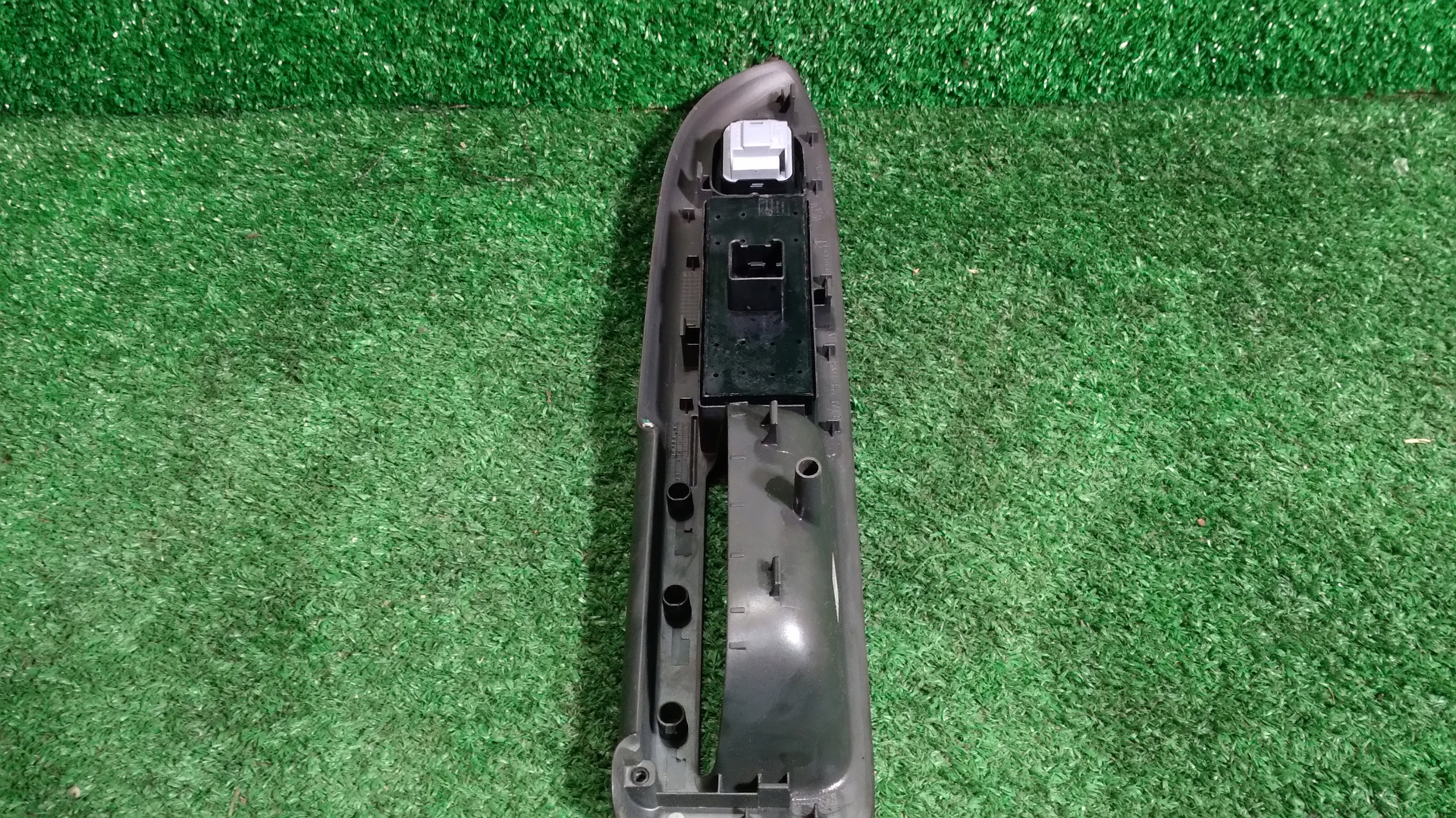 control panel of the window driver´s VOLKSWAGEN GOLF 5 plus 5M1867371B