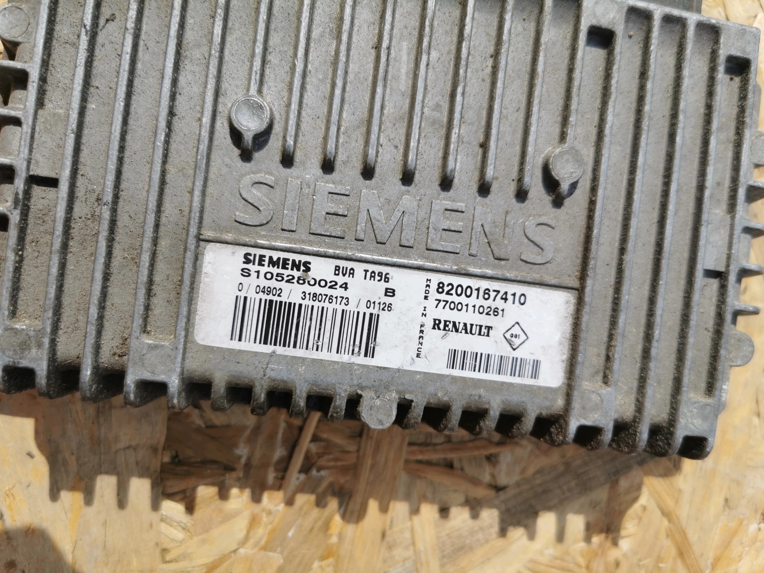 RENAULT SCENIC computer ECU 8200167410 7700110261 S105280024