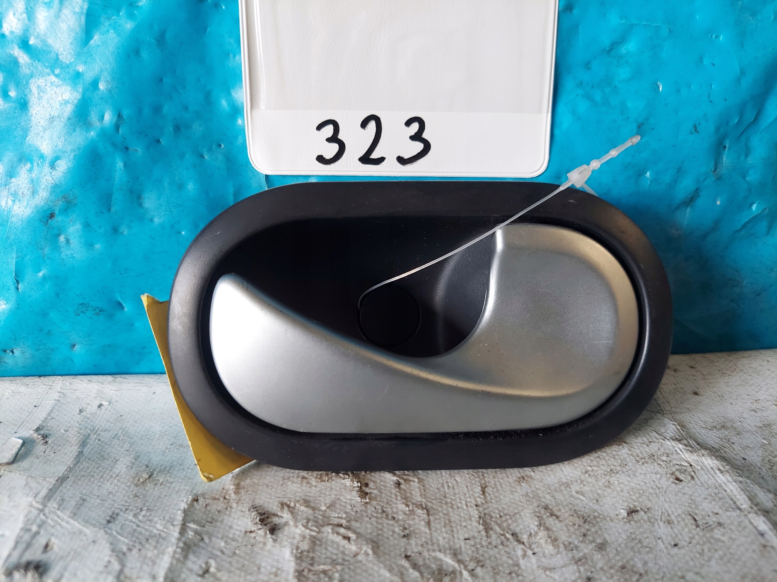 handle inner right rear part SCENIC II 8200028486