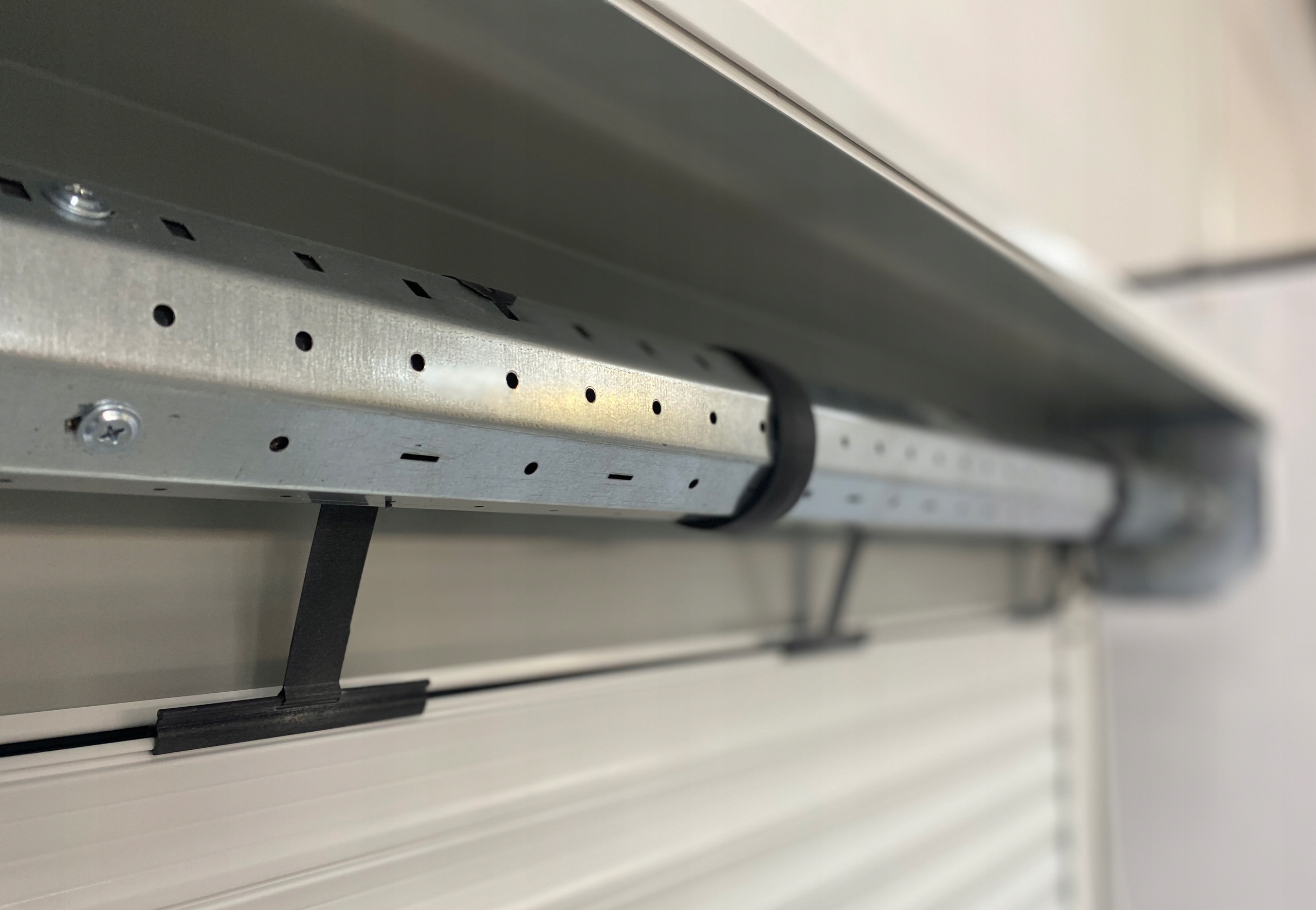 WIESZAK DO ROLETY ZEWNĘTRZNEJ wieszaki zaczepy alu Marka inna