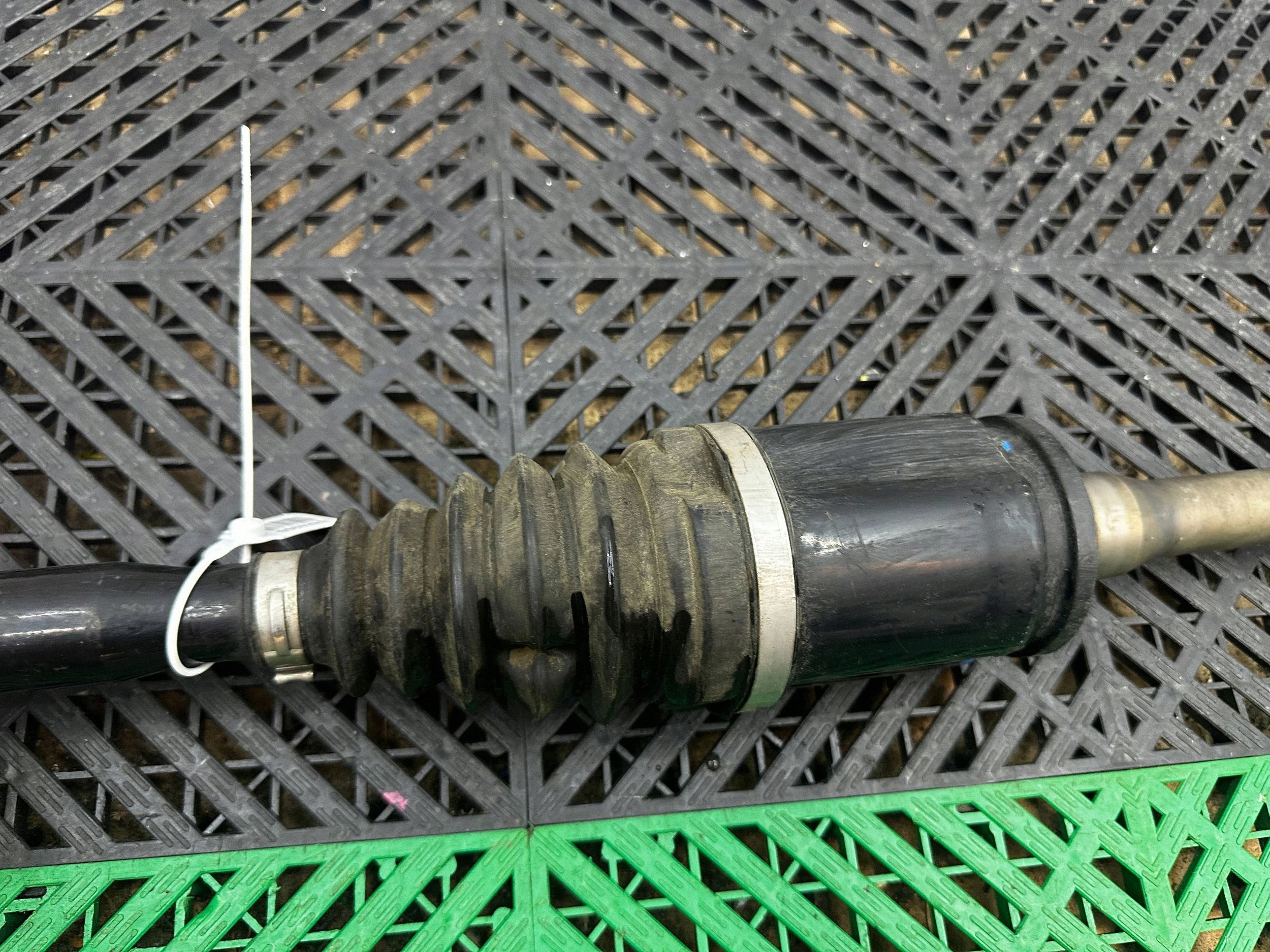 semi-axis front BMW X3 G01 8643184