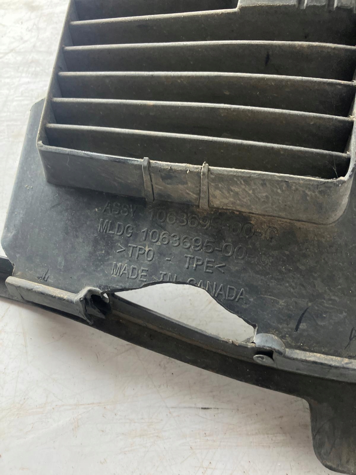 подкрылки передний левый tesla MODEL S РЕСТАЙЛИНГ 1063695-00