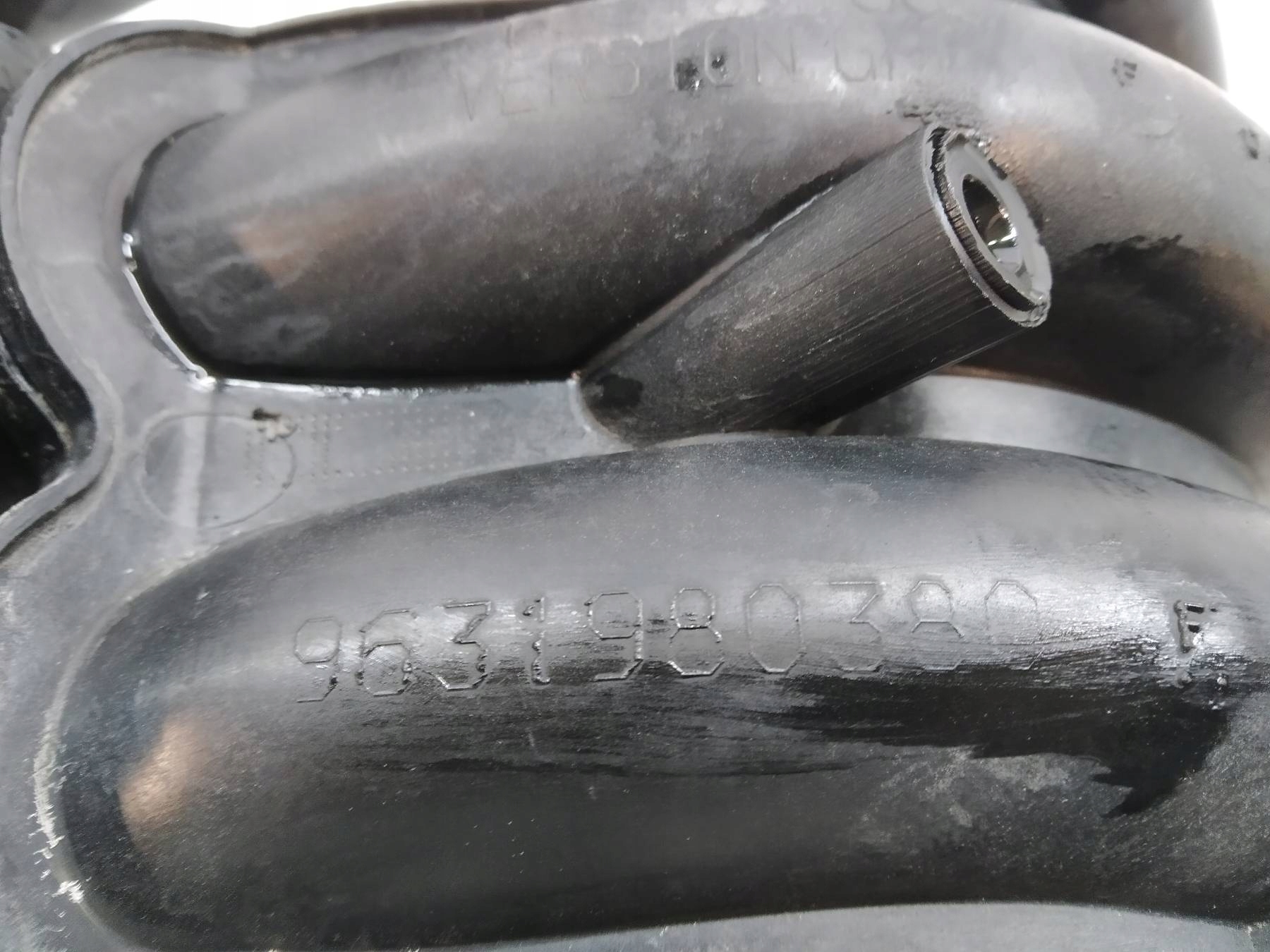 intake manifold 9631980380 1.4 8V Citroen C3 and (2002-2009)