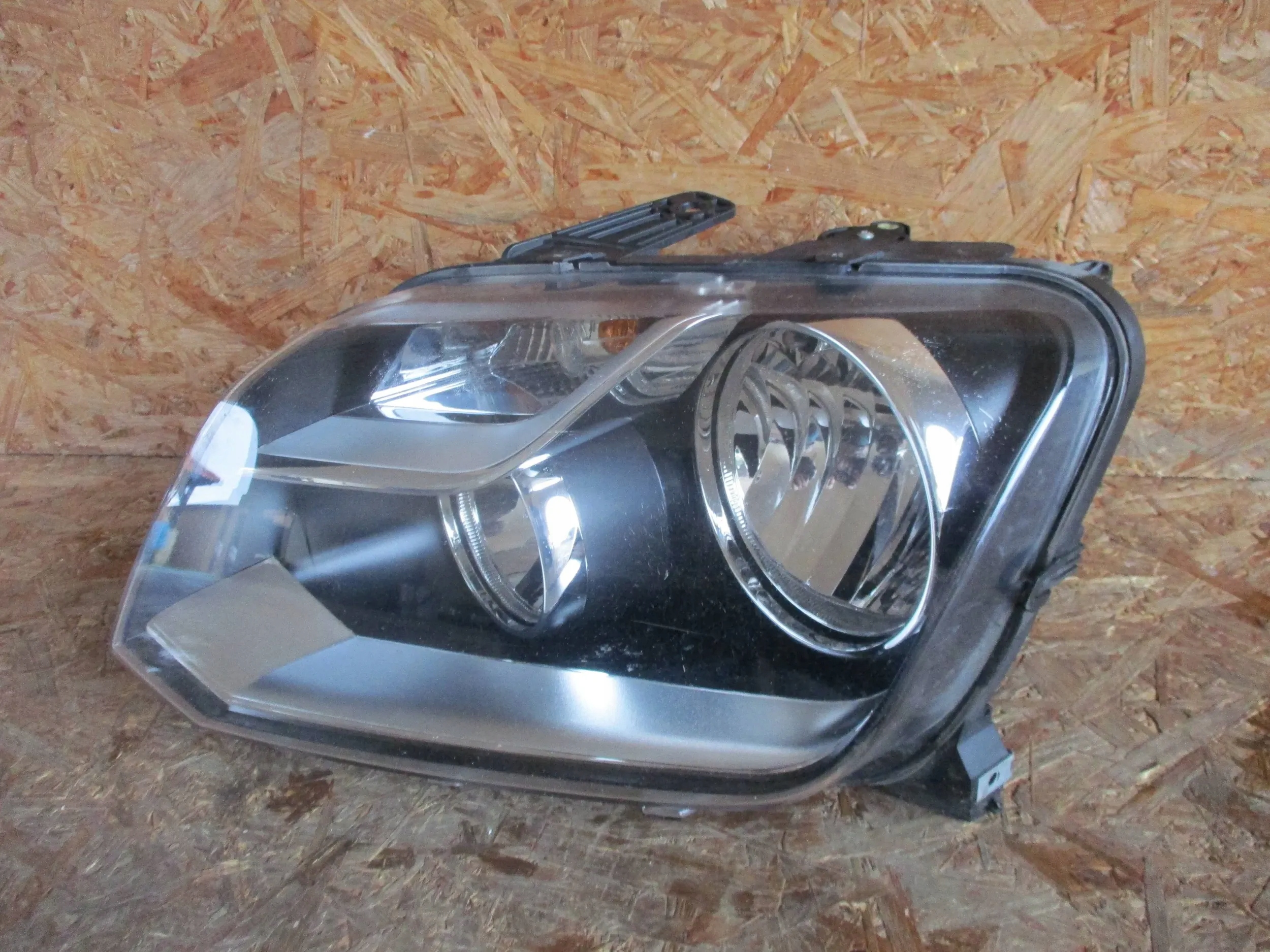 light front front left VW AMAROK 2H1