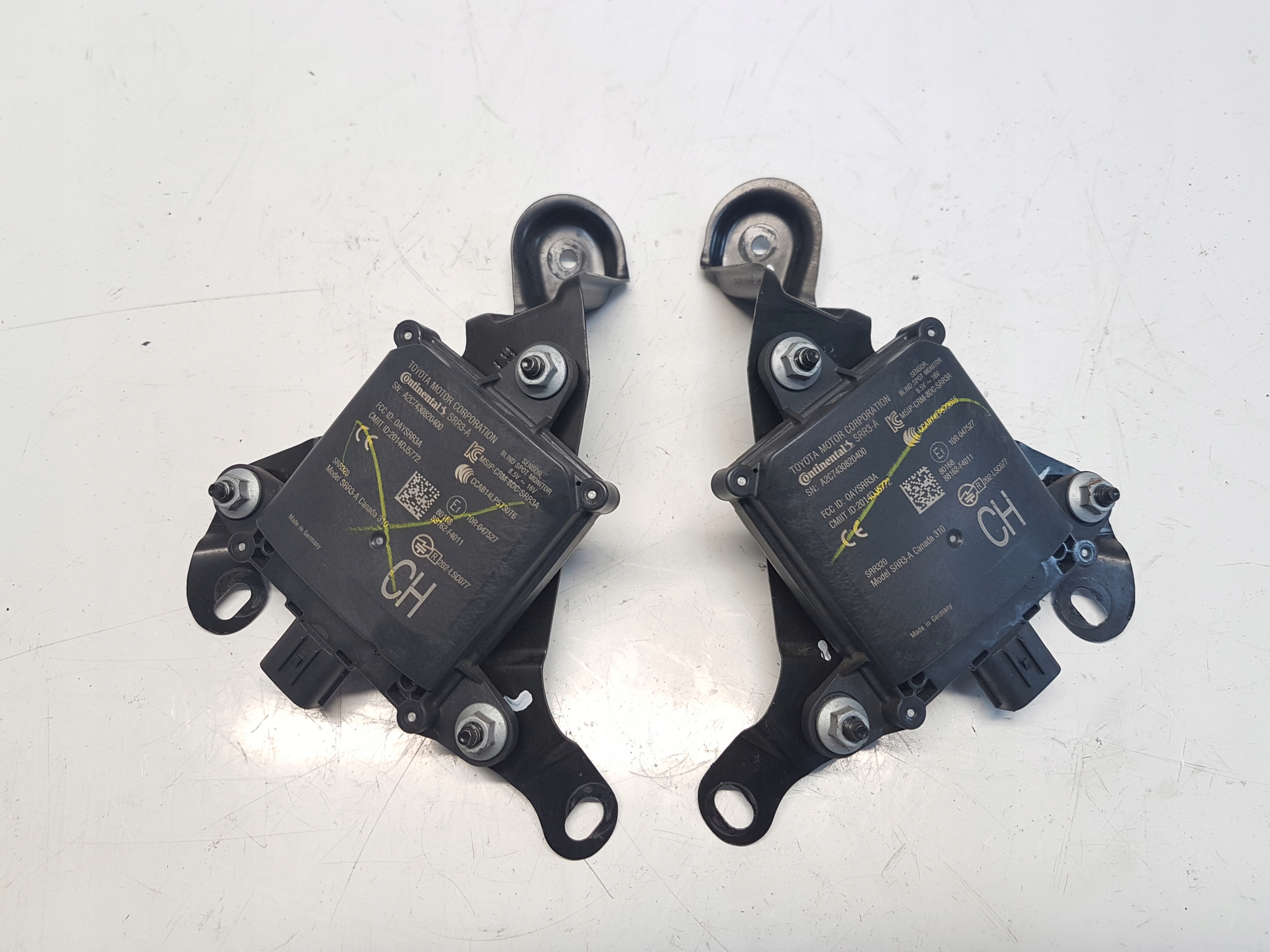 88162-F4011 - TOYOTA C-HR радар задний левый правый