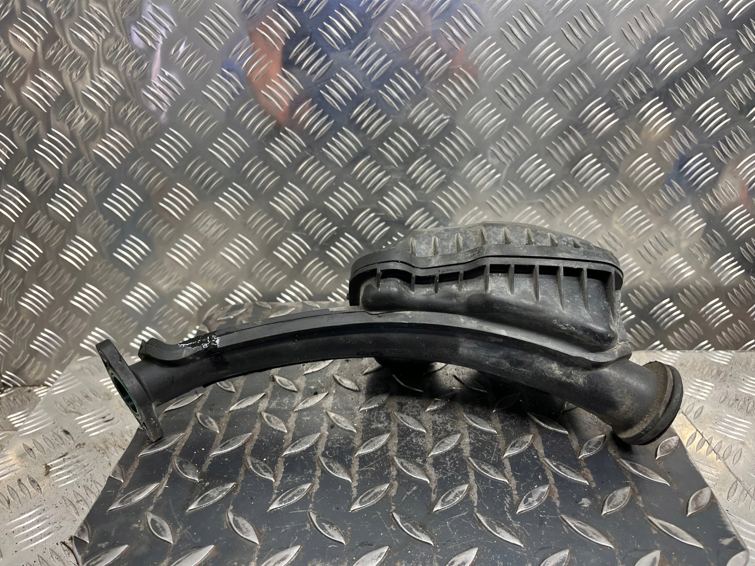 REZONATOR VOLVO XC70 II 2015 30774691
