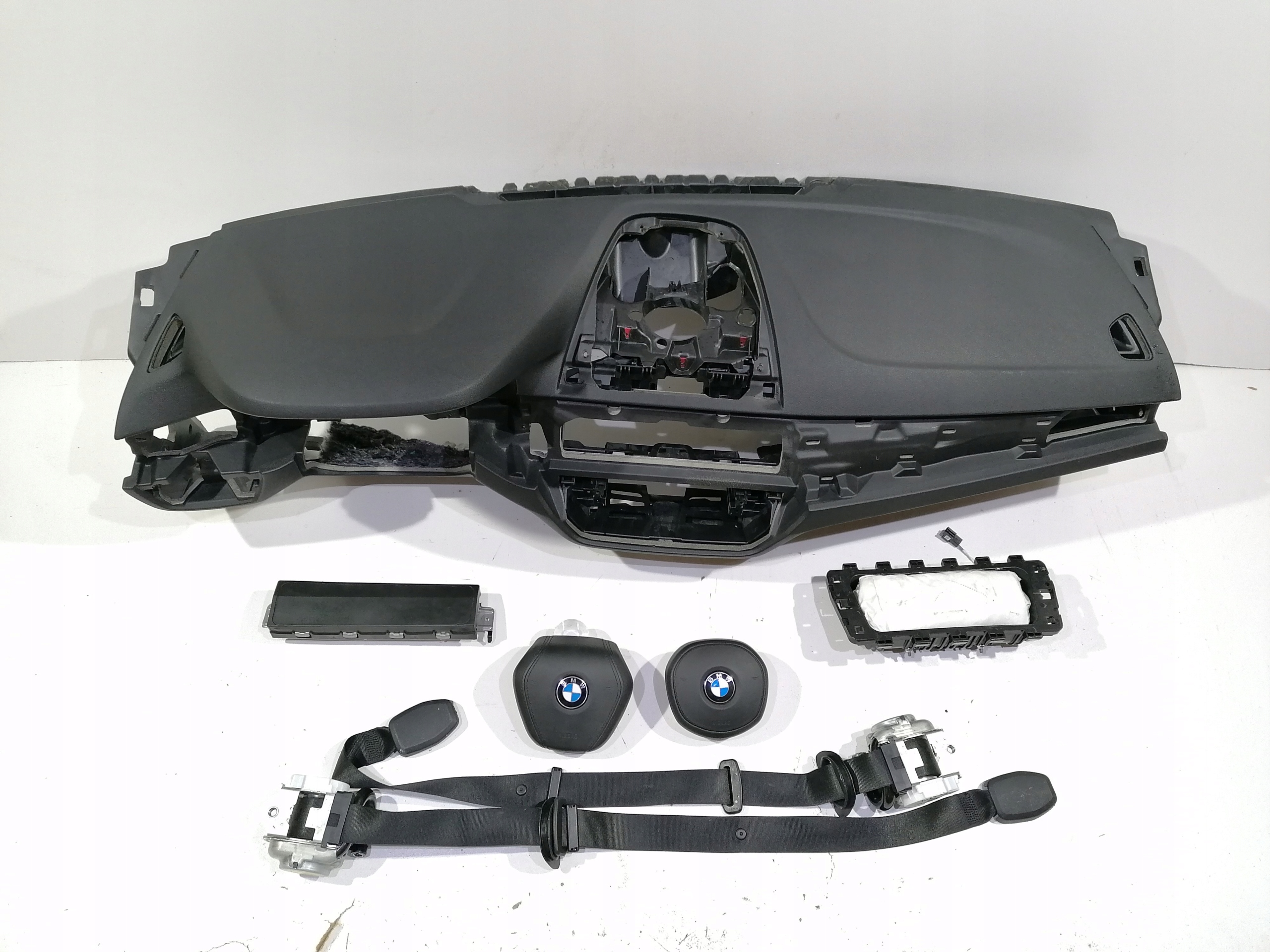 BMW 5 G30 G31 DESKA KONSOLA AIRBAG PODUSZKI PASY BMW 5 G30 G31 KOMPLET
