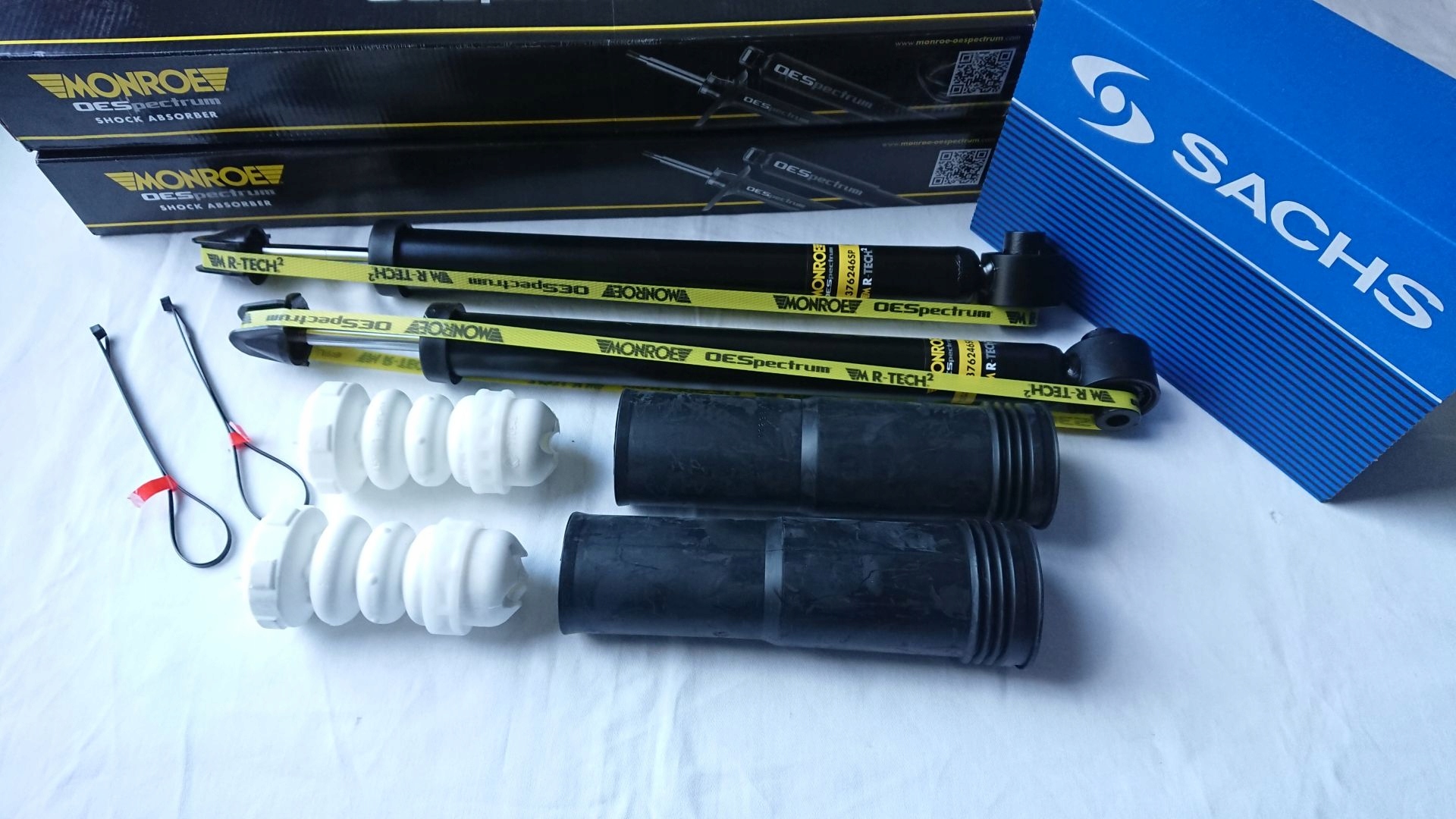 AMORTYZATORY + ODBOJE TYŁ TYLNE VW PASSAT B8 EAN (GTIN) 5412096733758