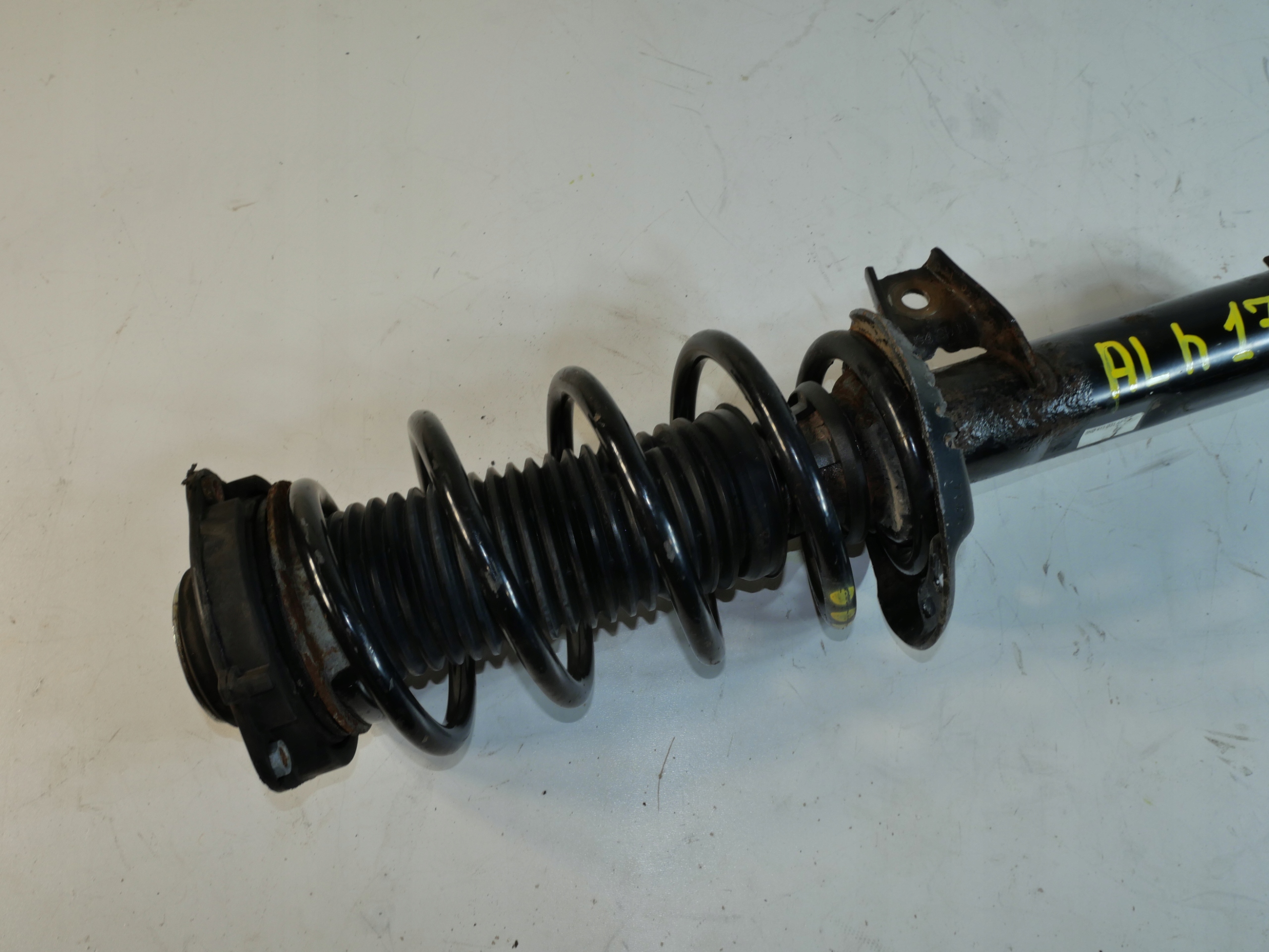 VW TIGUAN shock absorber front 5N0412021HD
