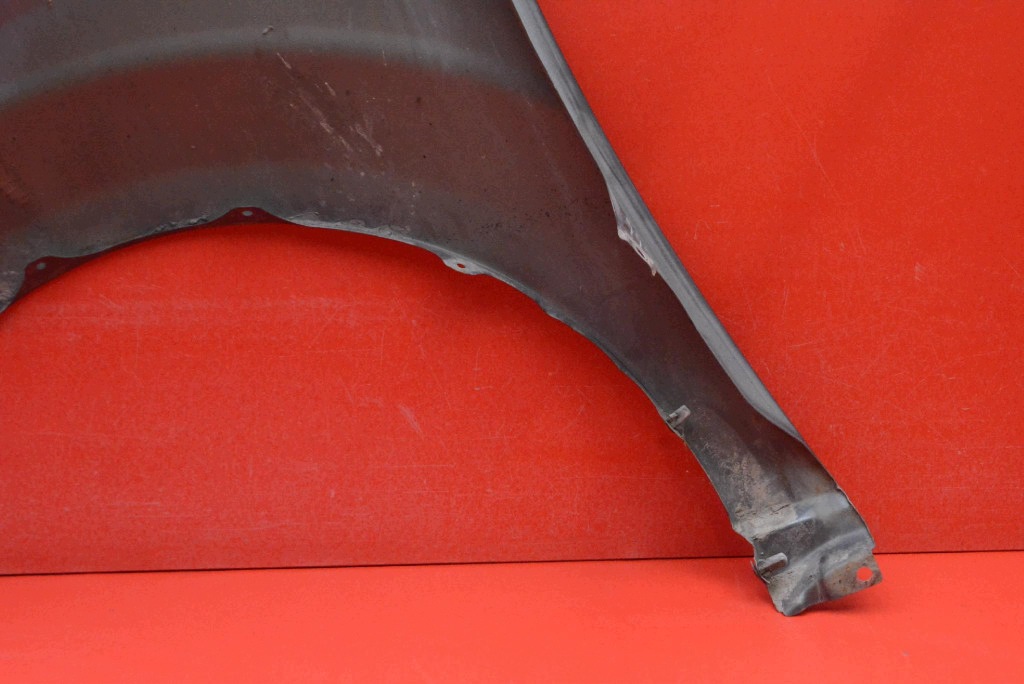 fender right front front 1C3 TOYOTA COROLLA VERSO 2 II 04-09