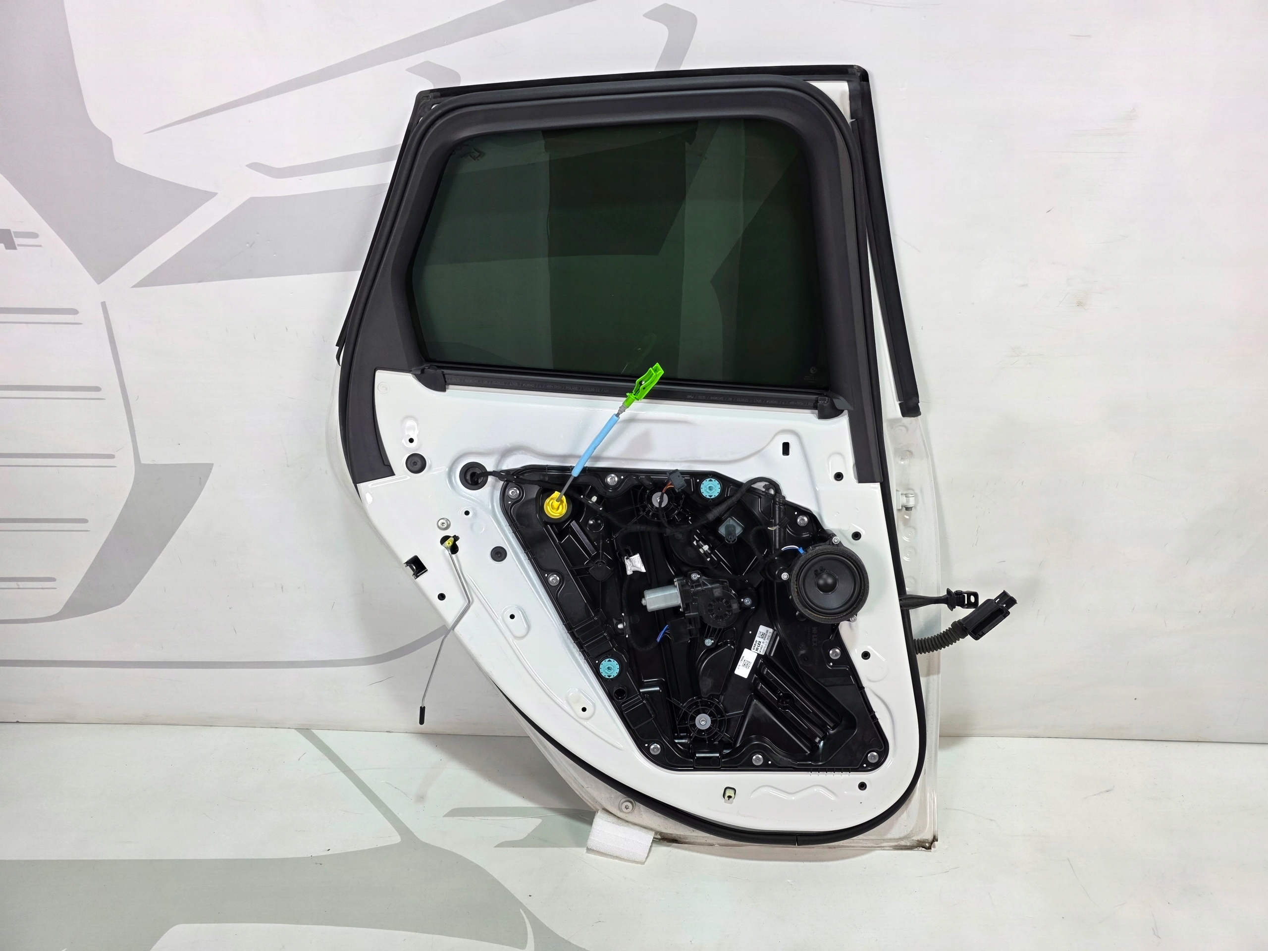 door left rear. BMW 2 U06 A300 ALPINWEISS