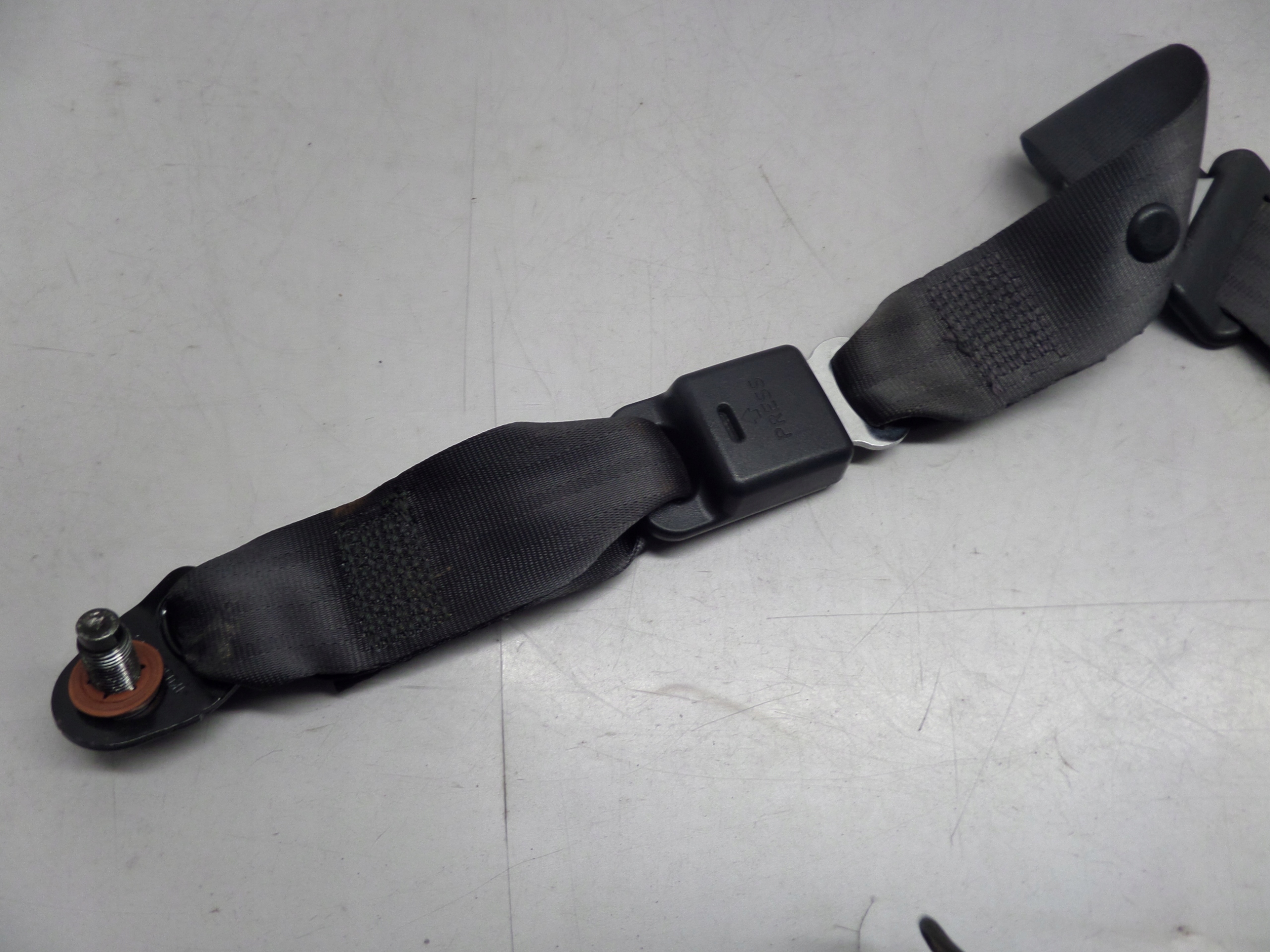 Gurten Sicherheits mitte heck HYUNDAI MATRIX 00-10