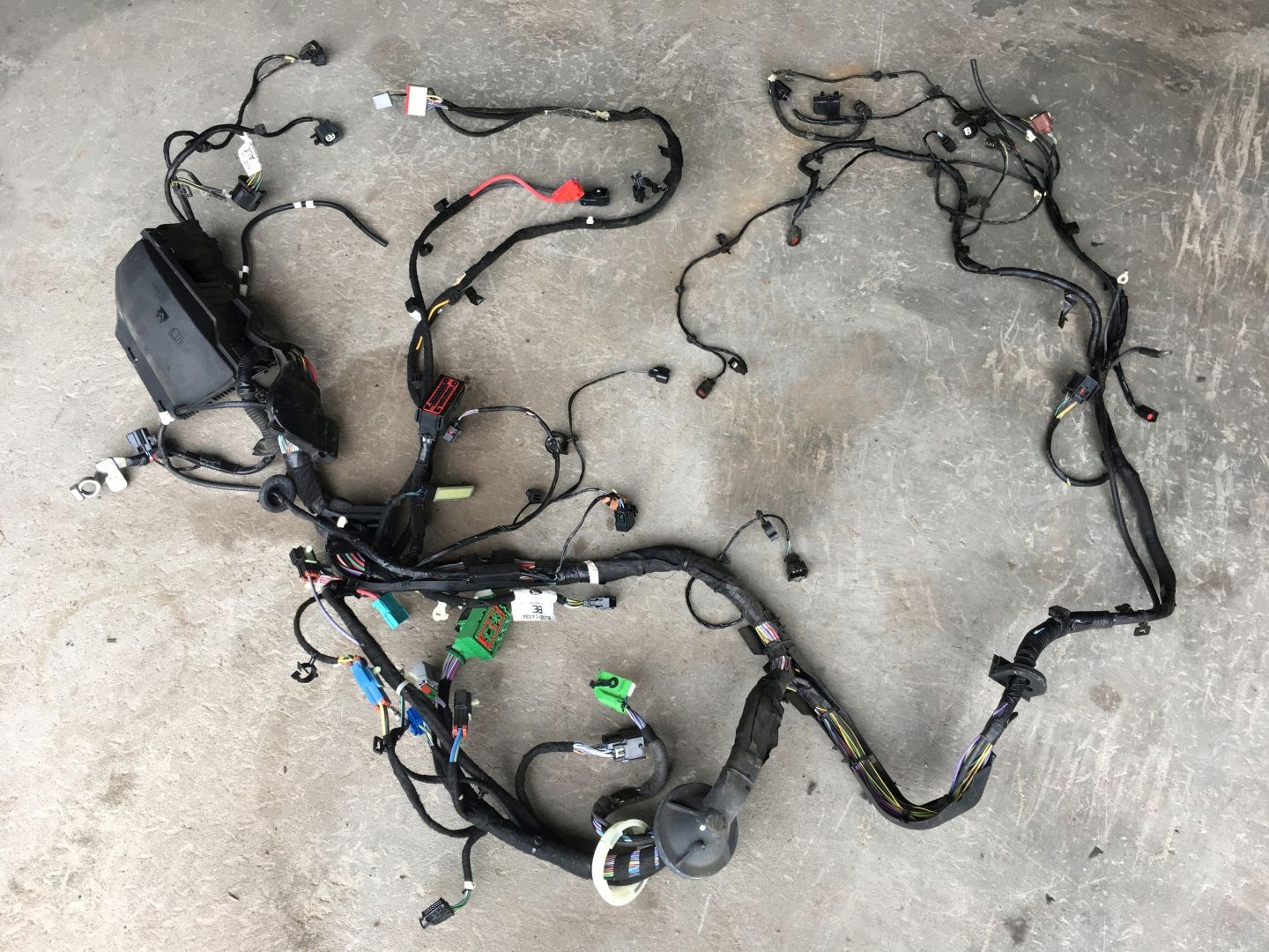 Range Rover Evoque 11-18 жгут проводов спереди BJ3214334BE