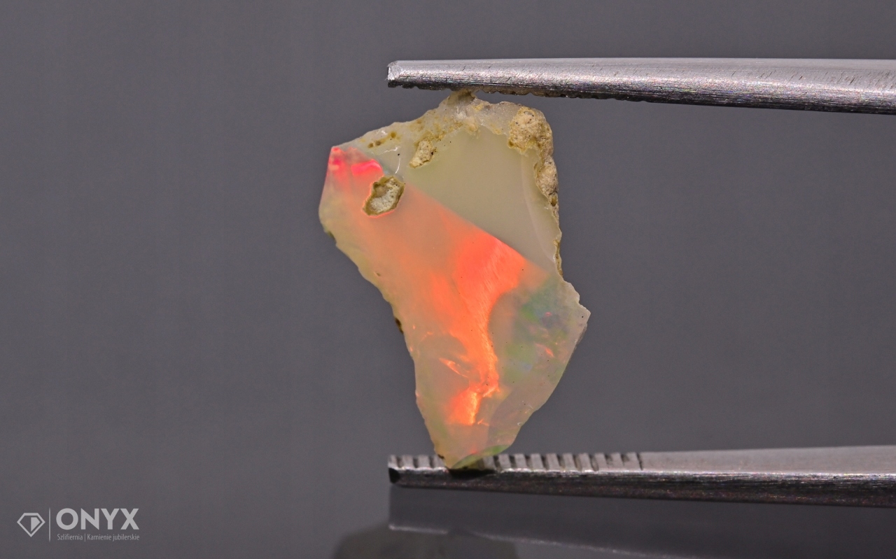 Opal z Etiopie hrudky 14x10 mm