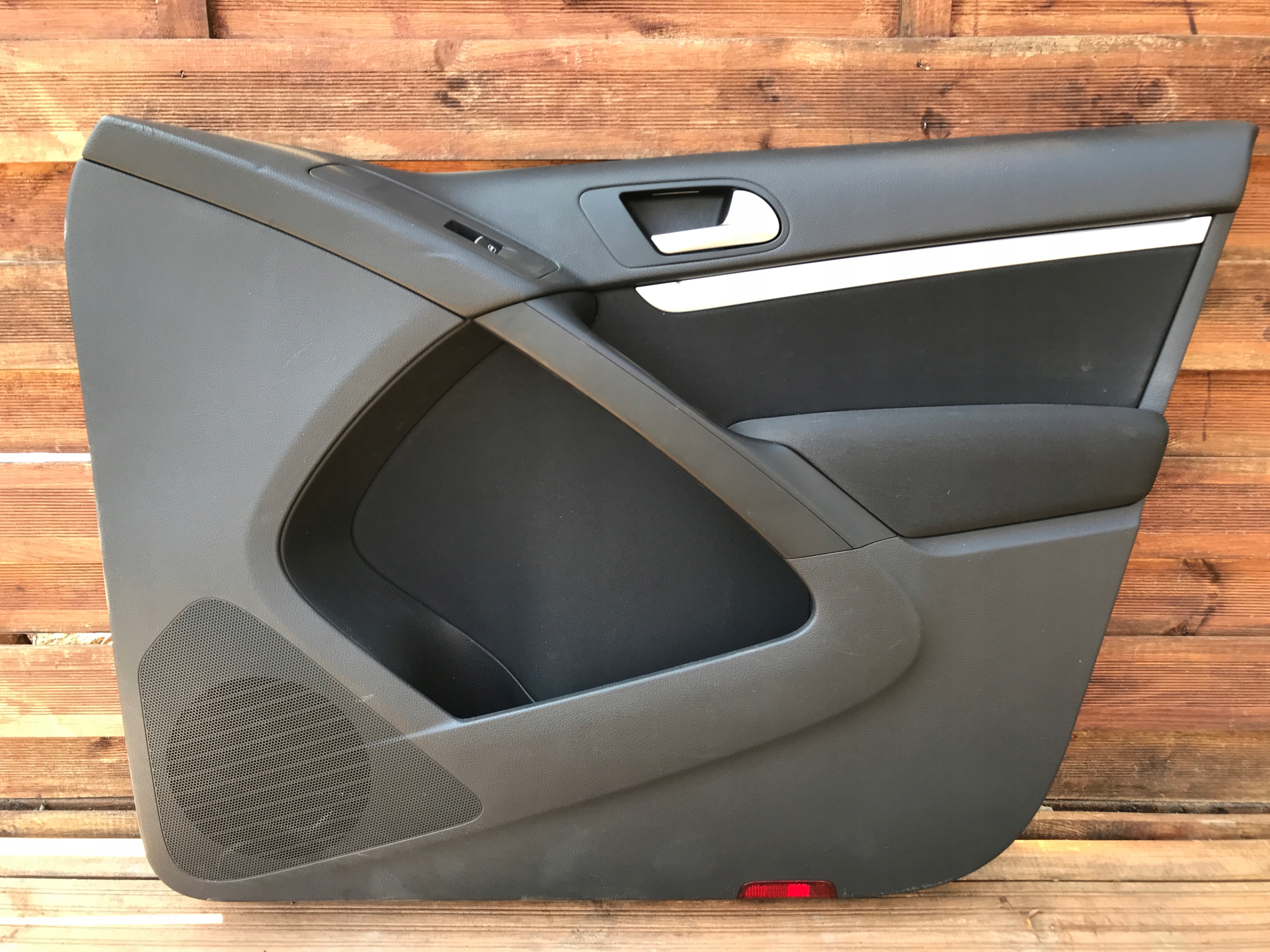 side door right front VW TIGUAN 5N0867012B