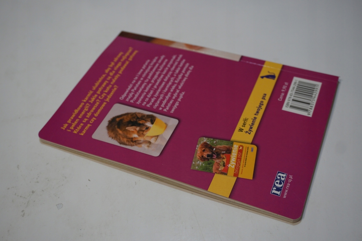 ŻYWIENIE TWOJEGO KOTA Tytuł Żywienie twojego kota