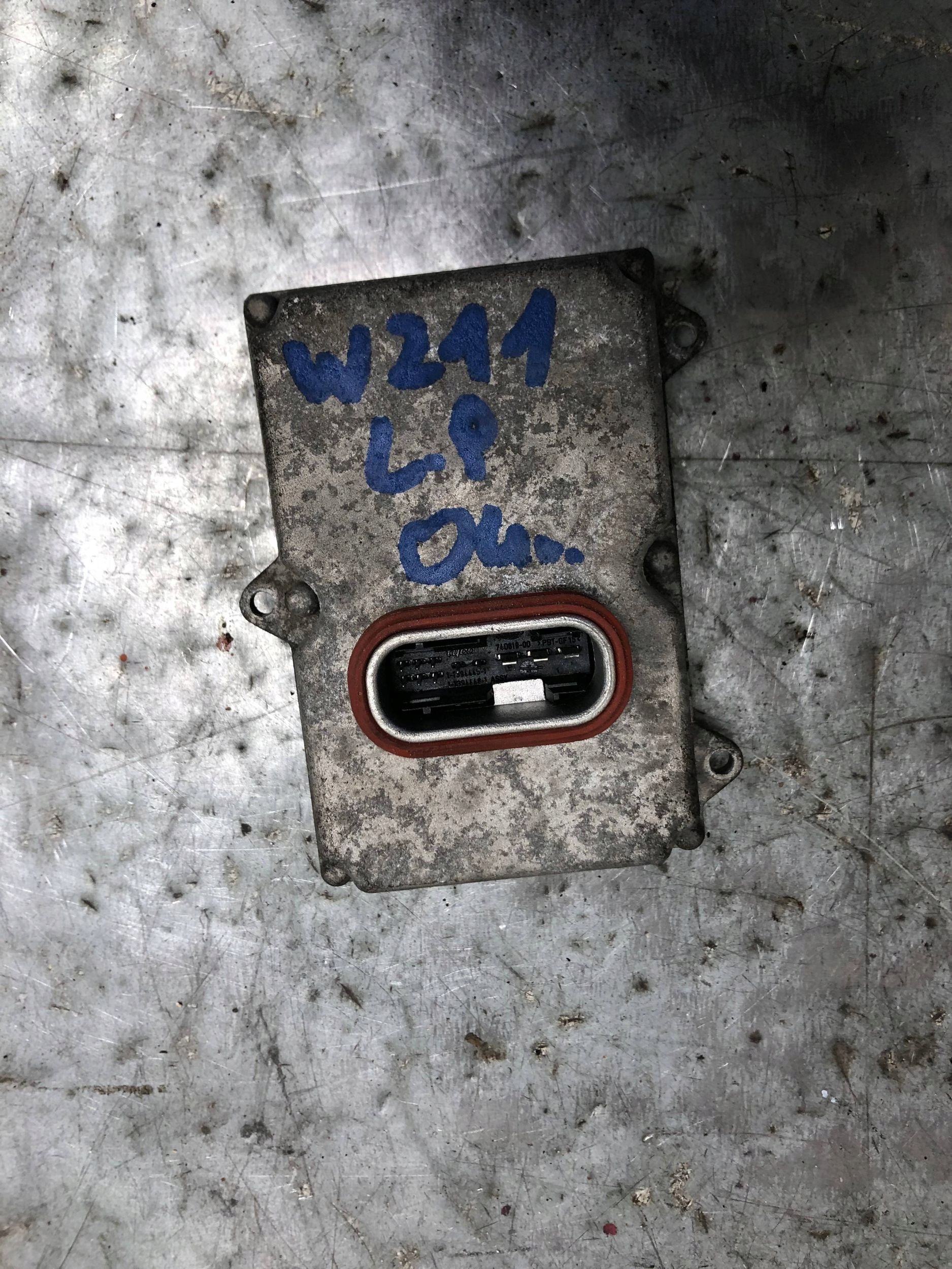 control unit XENON left front MERCEDES W211 A0028202426