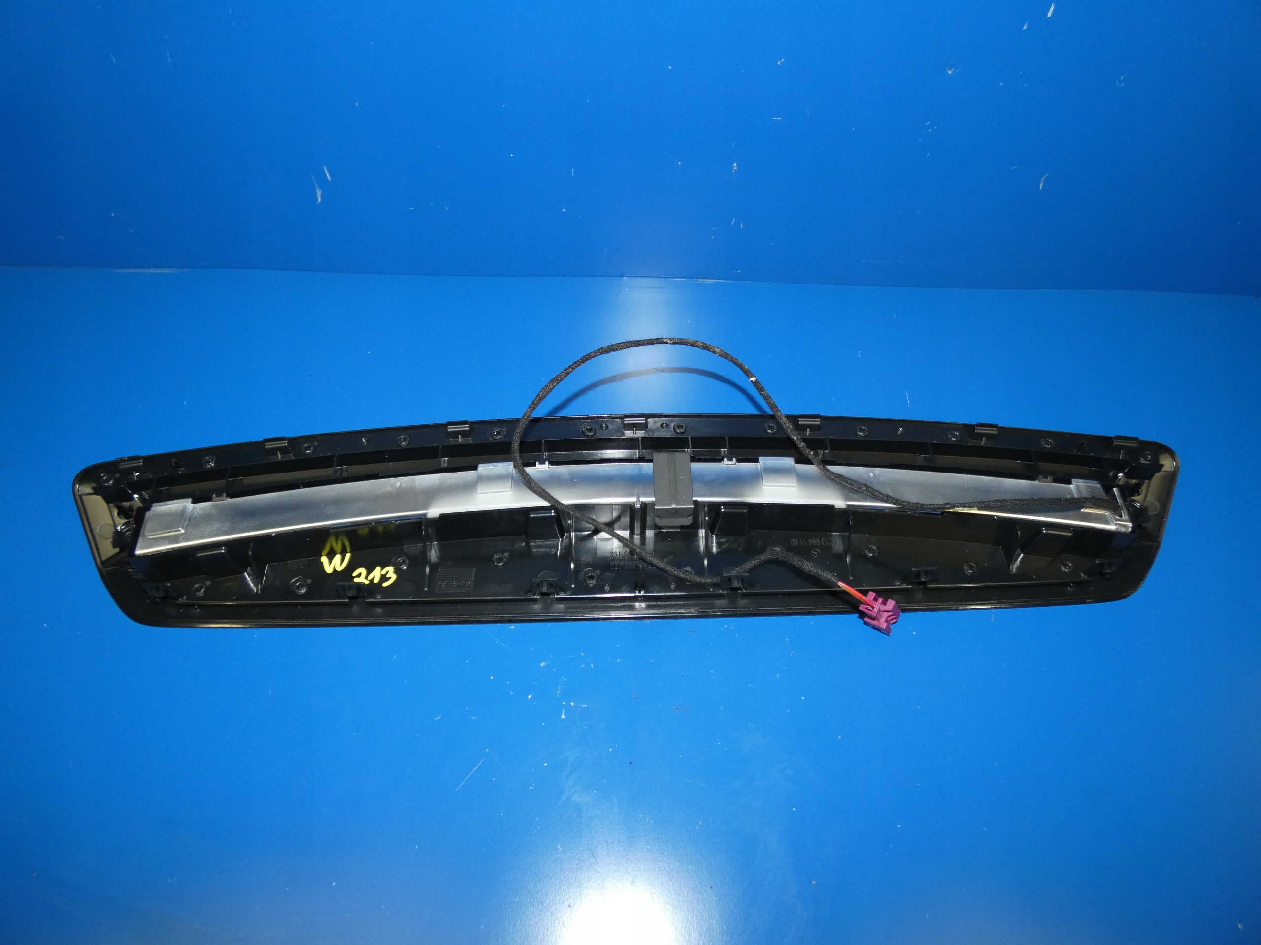 MERCEDES E KLASA W213 sedan TRZECIE light STOP