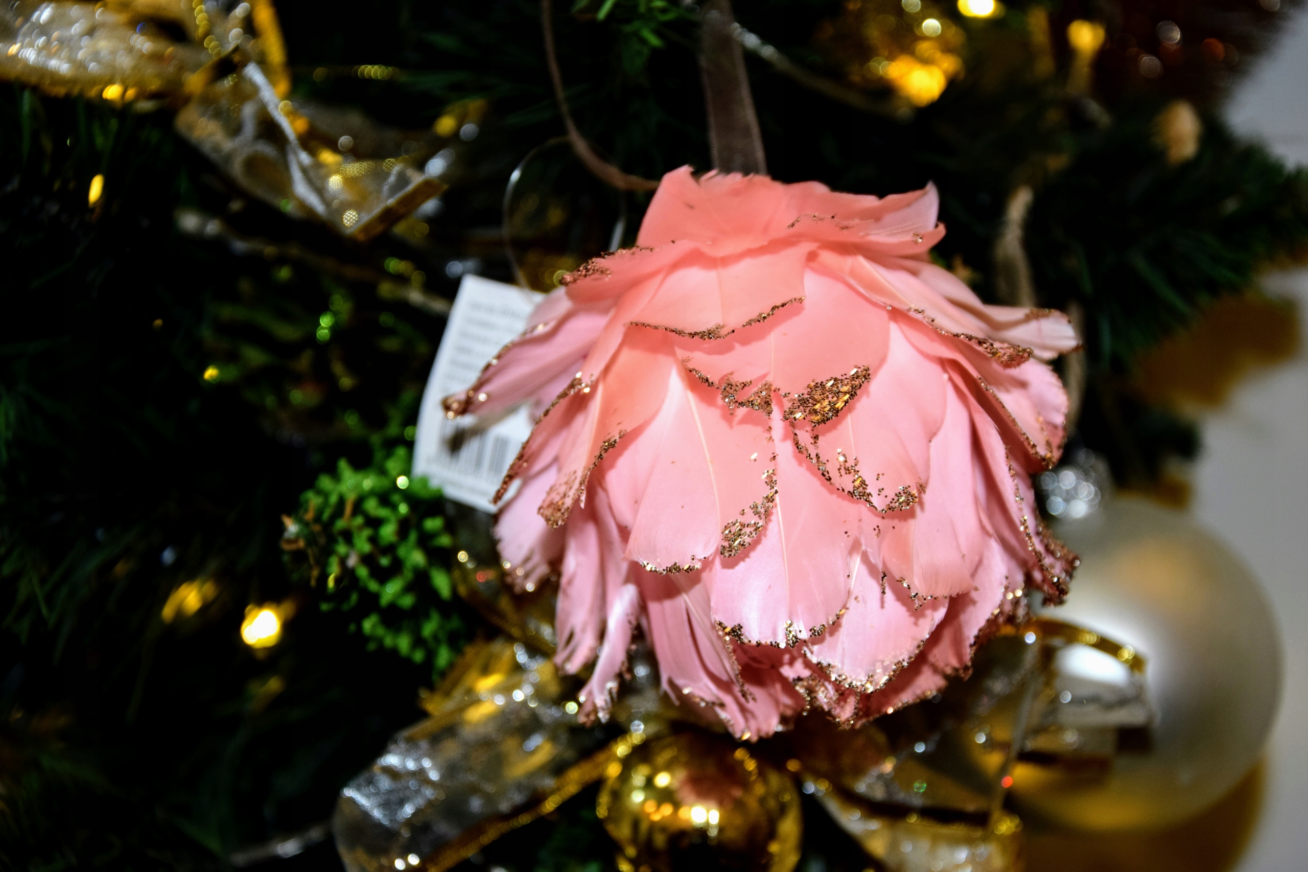 WISZĄCY KWIAT PIÓRA RÓŻOWY mały 10x8/18cm Materiał inny materiał