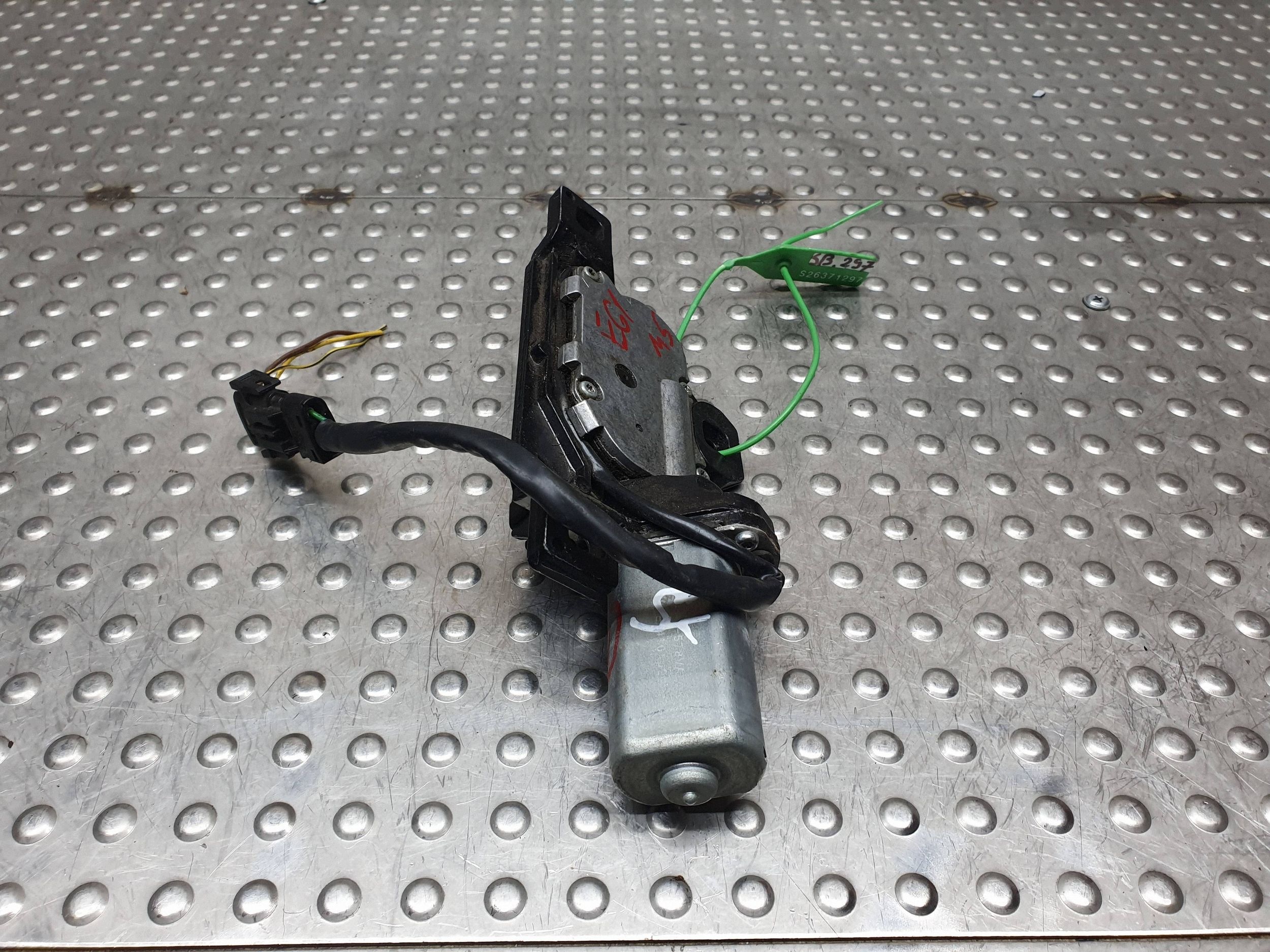 lock RYGIEL bonnet boot 7129931 BMW E61 X5 E70 X6 E71