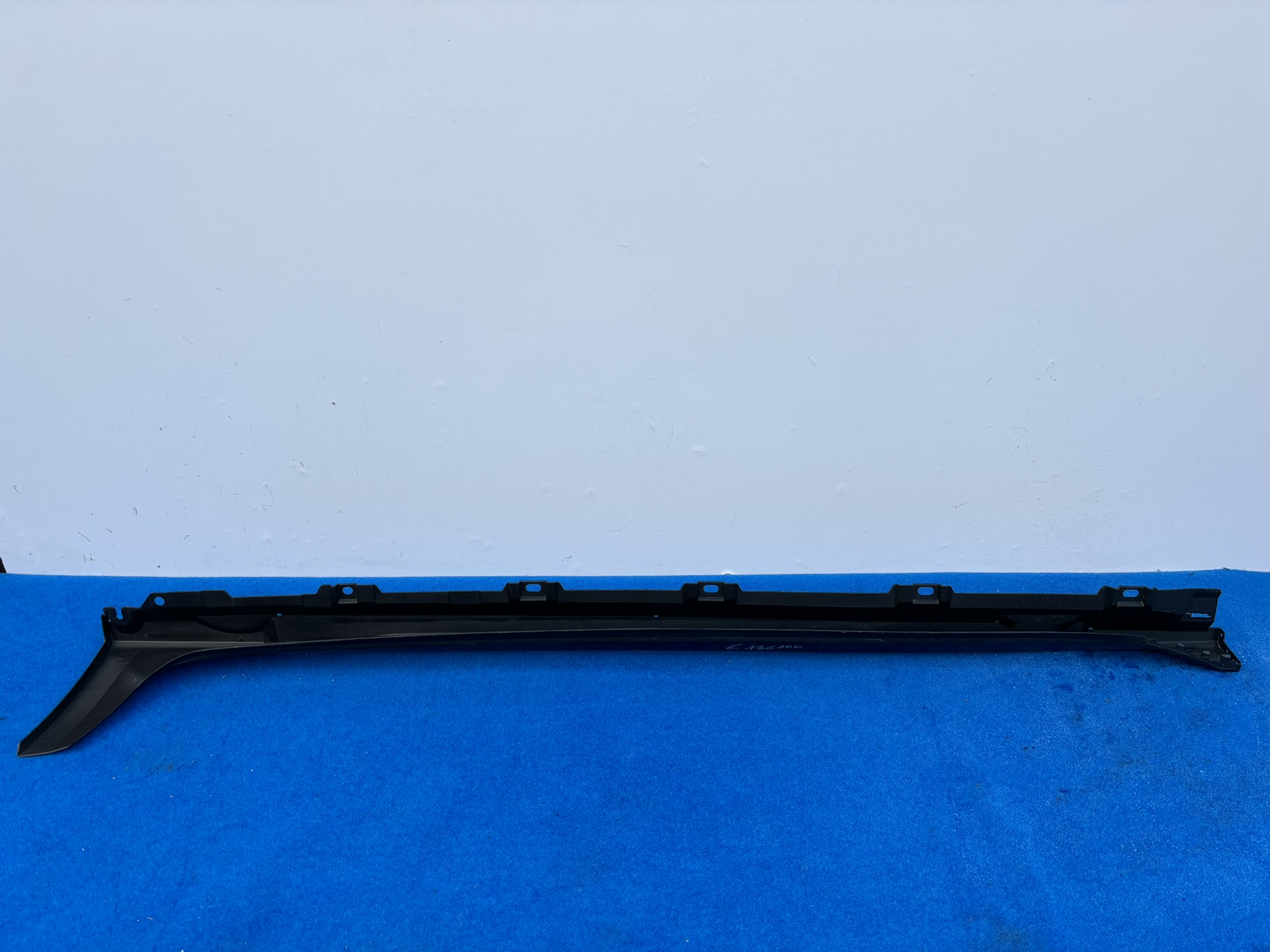 AUDI 4P 2024 ROK right threshold moulding threshold 4P0853856 E136DOK