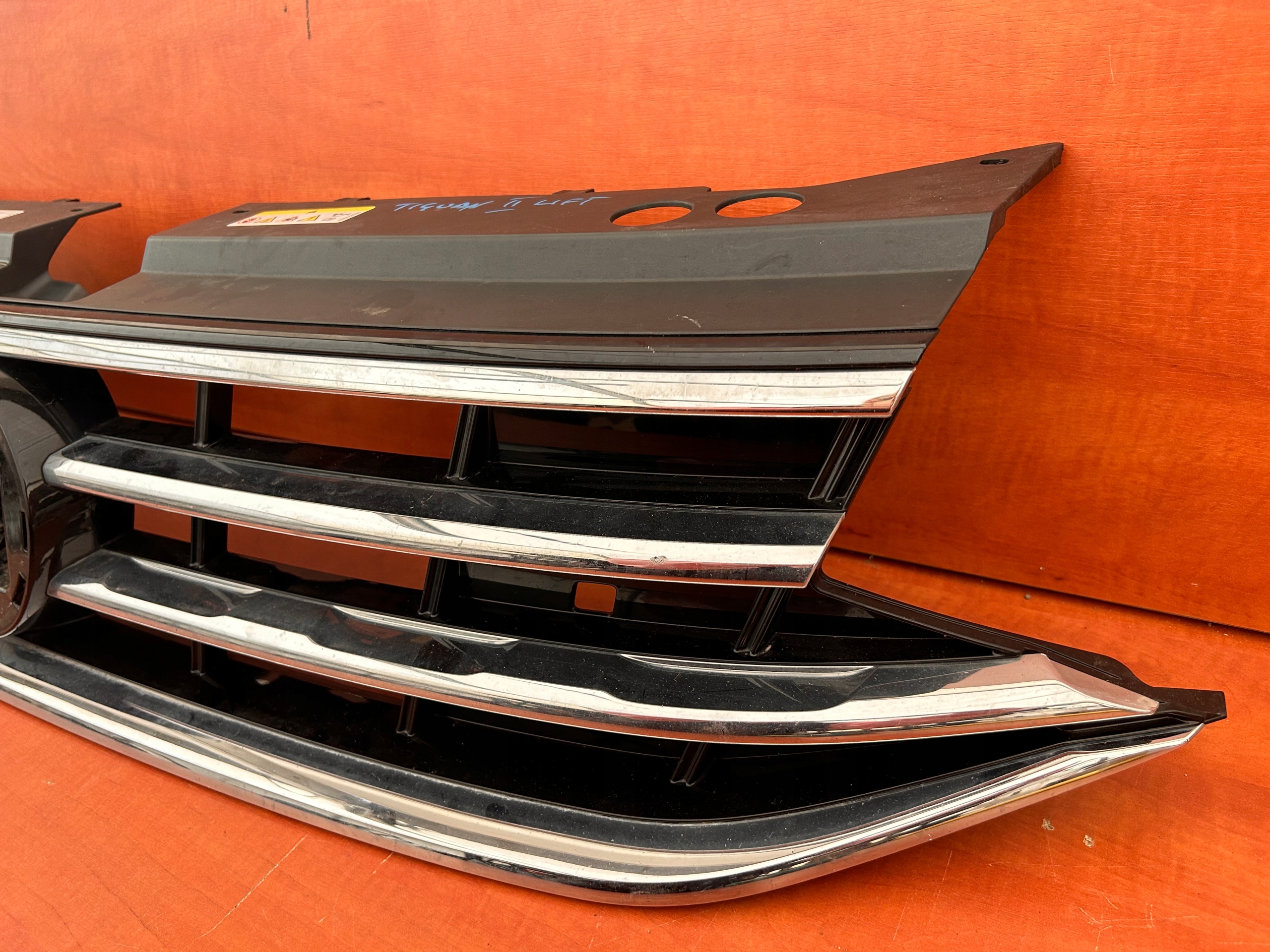 VW Tiguan Kühlergrill FRONTGRILL Kühlergitter 5NA853651BF - Thumbnail 7