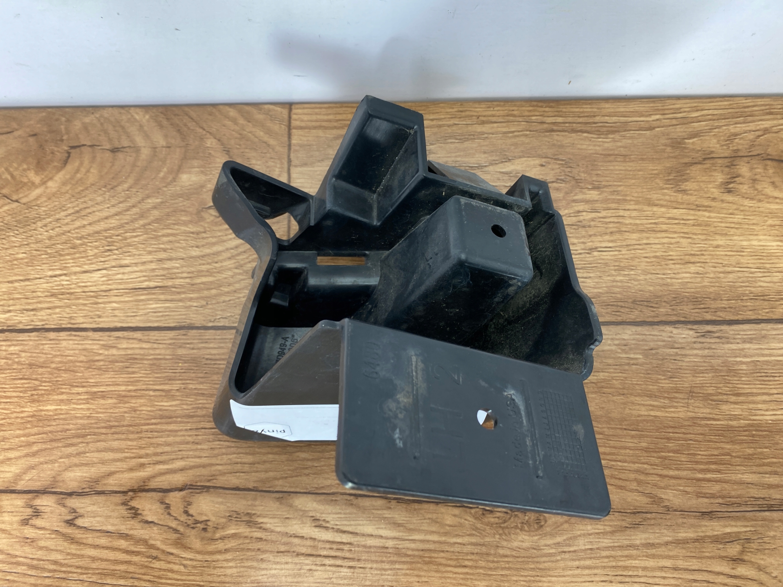 bumper bracket rear part left Ford Explorer MK6 2020+ USA