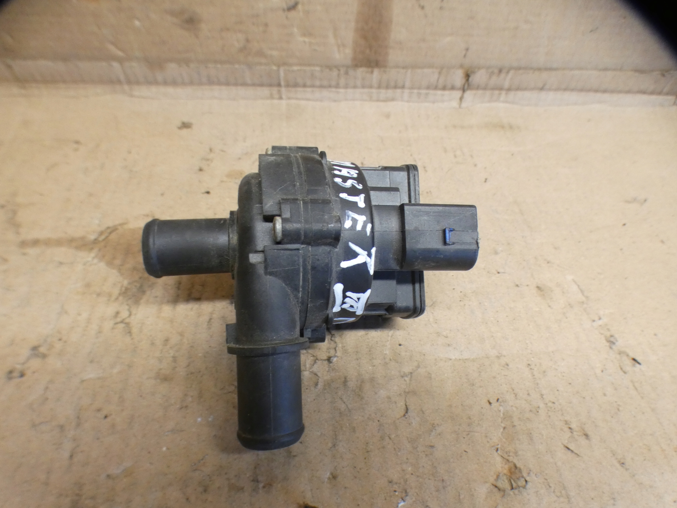 pumpa cirkulacije vode RENAULT TRAFIC III MASTER III 0392023219